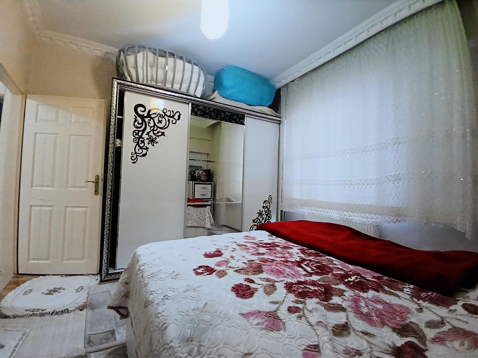 Yenidoğan Mahallesinde Çift Banyo ve Balkon Satılık Daire - Resim 4