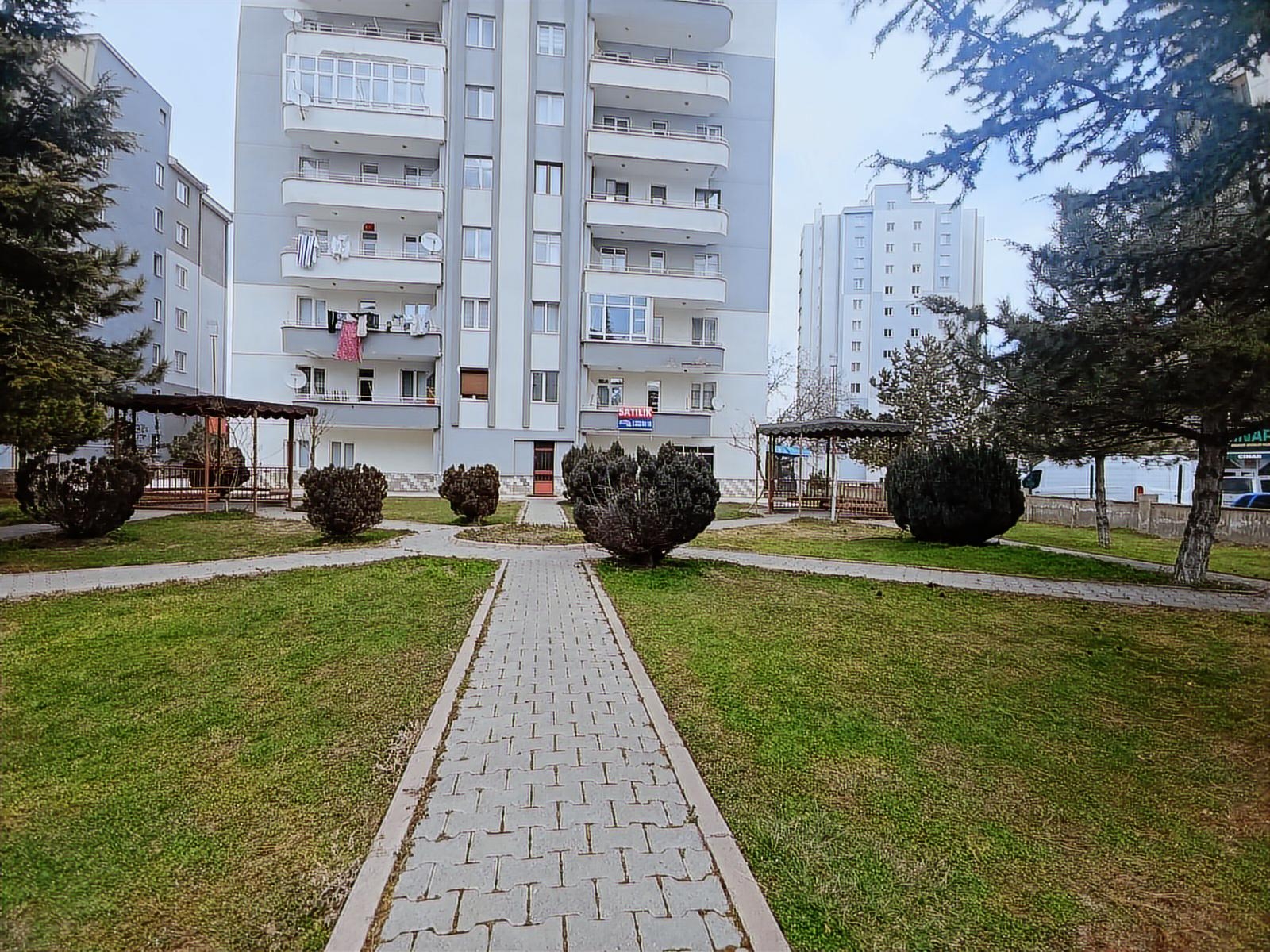 Esentepe'de Tramvay Durağına Yakın Bakımlı Satılık 3+1 Daire - Resim 5