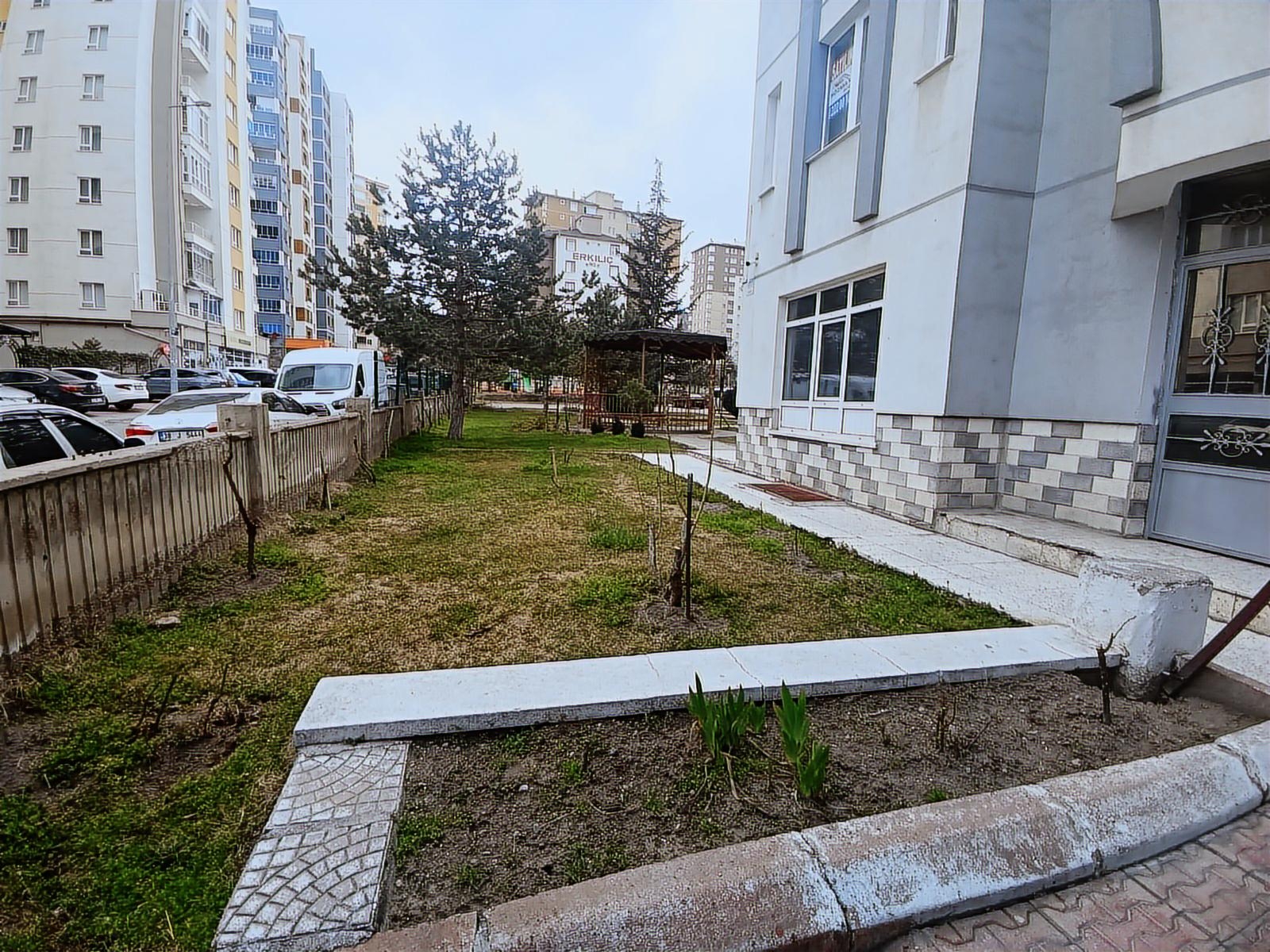 Esentepe'de Tramvay Durağına Yakın Bakımlı Satılık 3+1 Daire - Resim 31