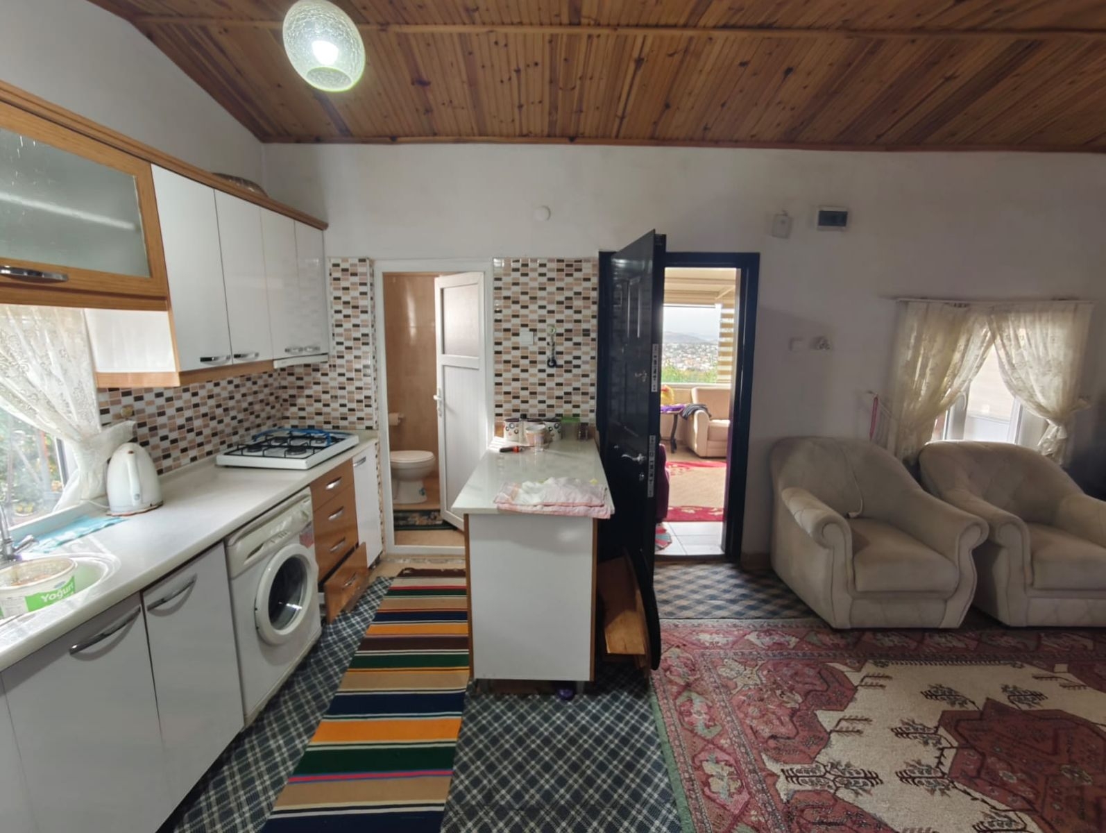 HACILAR AŞAĞI MAHALLEDE 653 M2 SATILIK TEMİZ PARSELLİ BAĞ EVİ