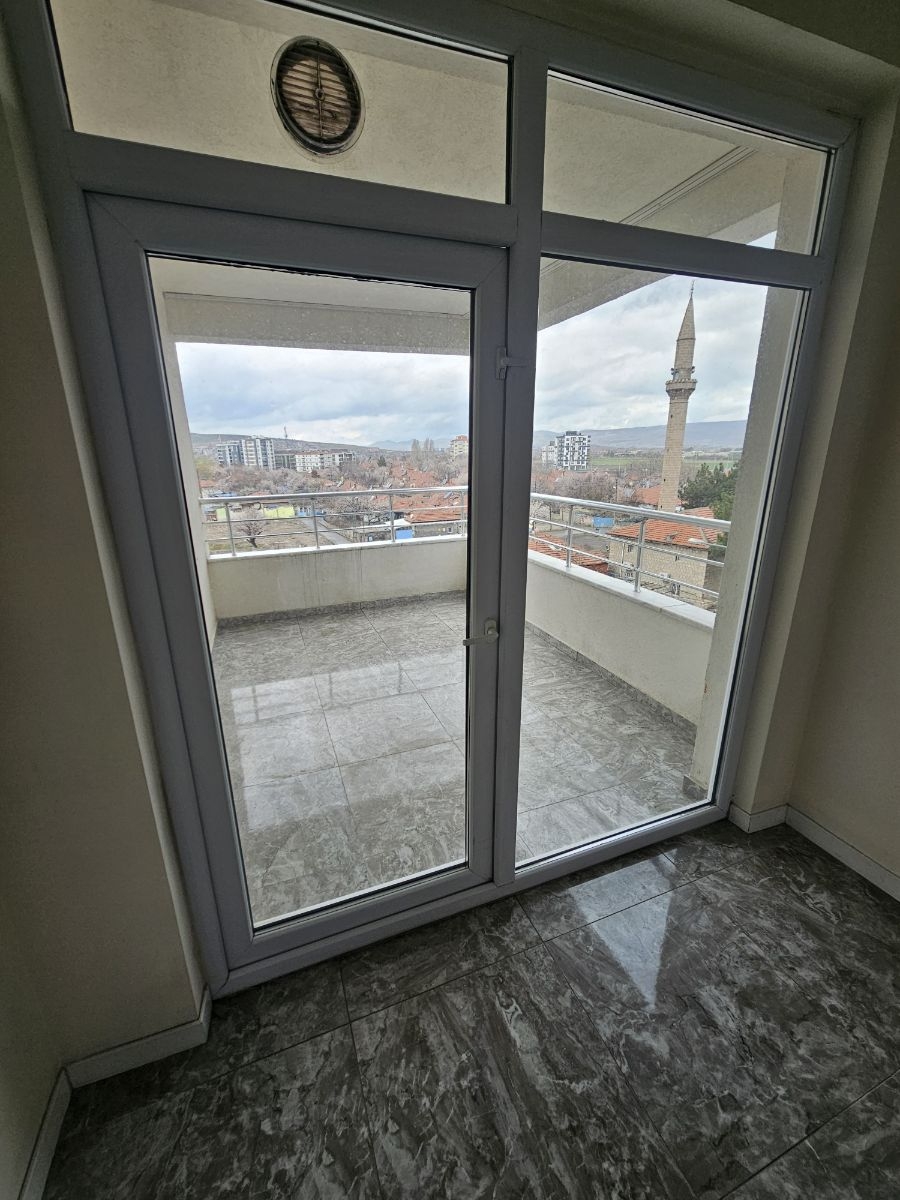 Mithatpaşada Geniş 3+1 | Ebeveyn Banyolu | Önü Açık | 3 Yıllık - Resim 13