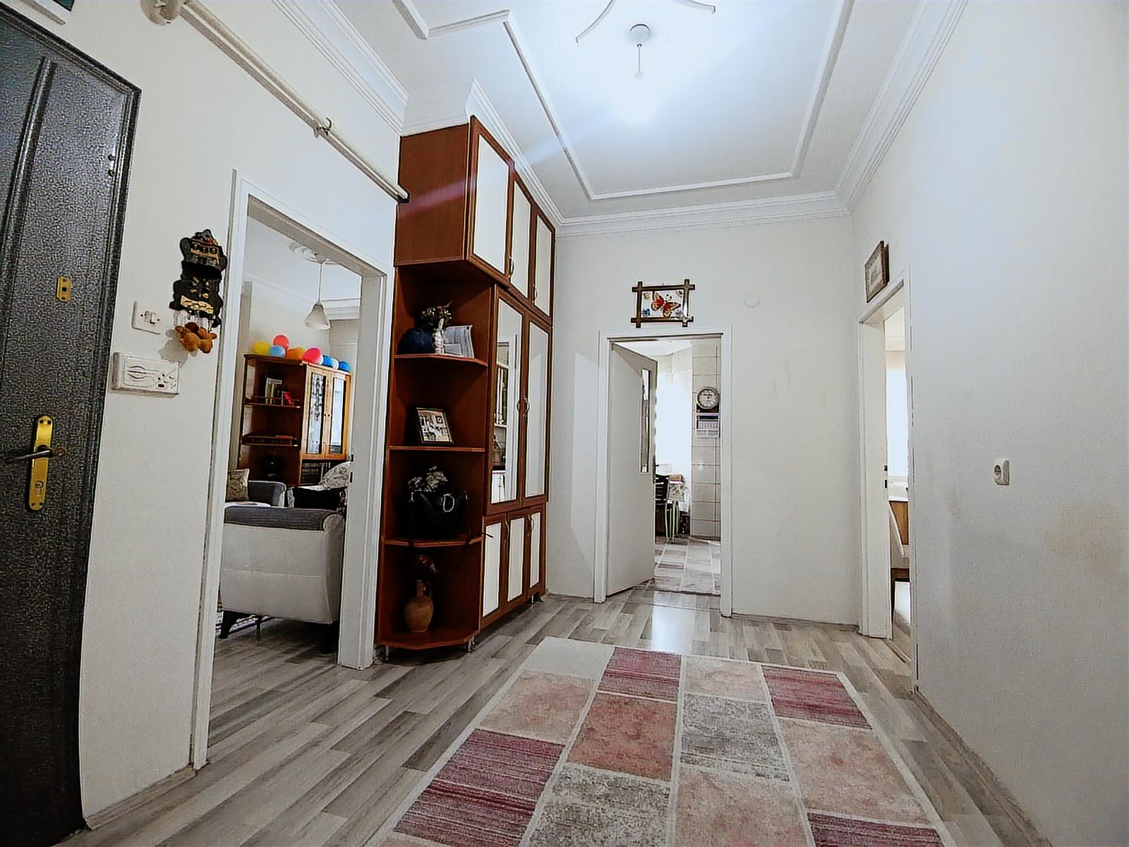 Esentepe'de Tramvay Durağına Yakın Bakımlı Satılık 3+1 Daire - Resim 2