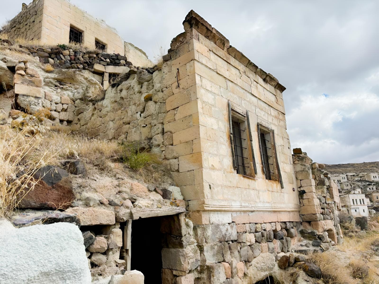 Ürgüp Karacaören'de Satılık Müstakil Tarihi Ev - Resim 11