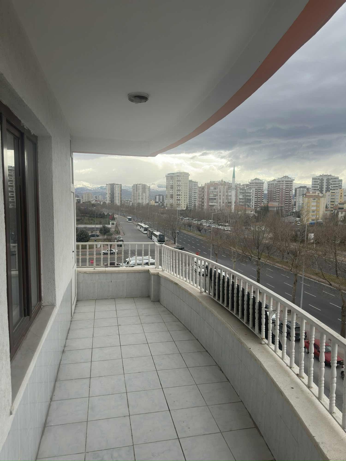 Havaalanına 1 Dk Mesafede 3+1 Kombili KİRALIK DAİRE - Resim 6