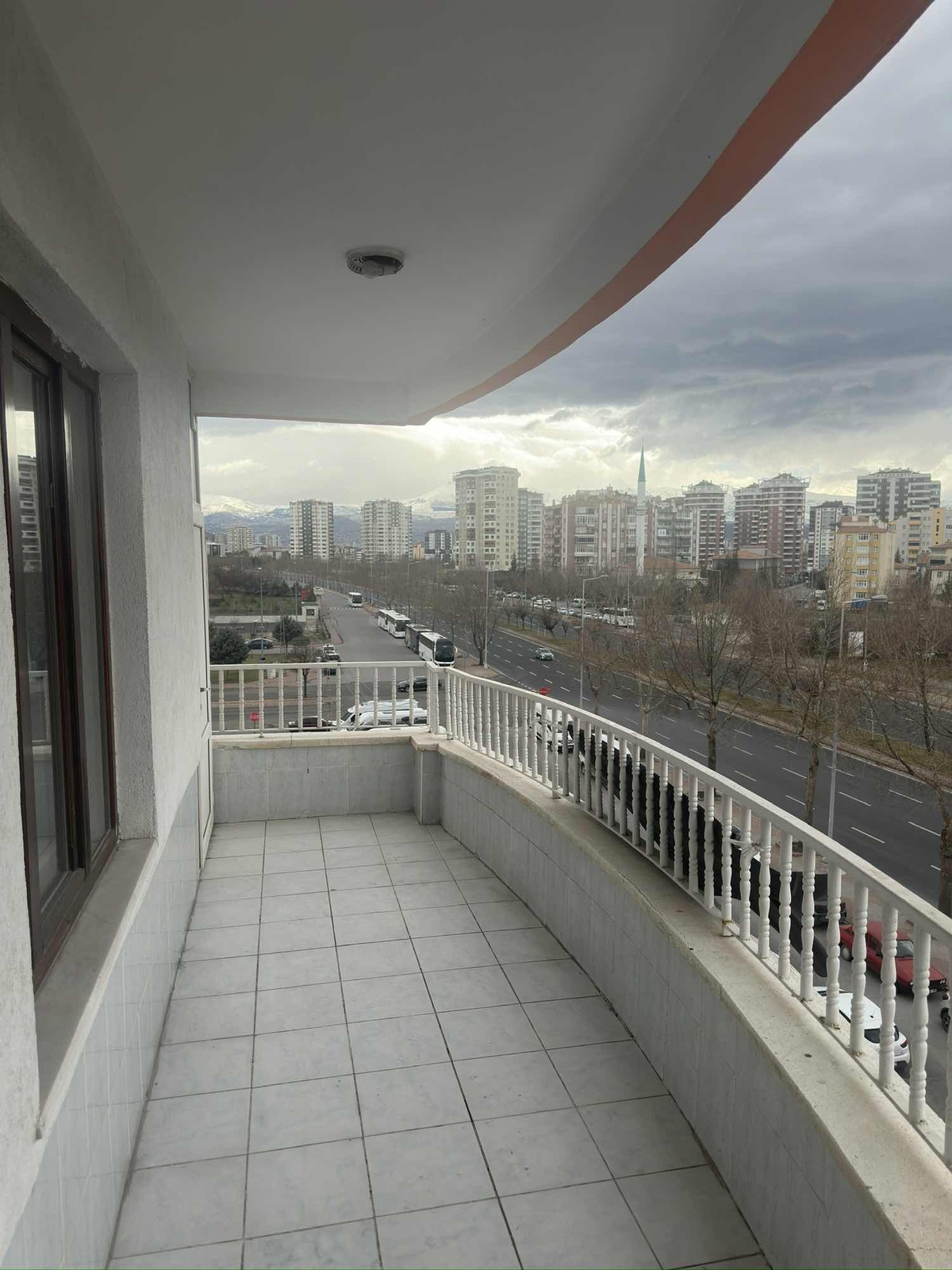 Havaalanına 1 Dk Mesafede 3+1 Kombili KİRALIK DAİRE - Resim 8