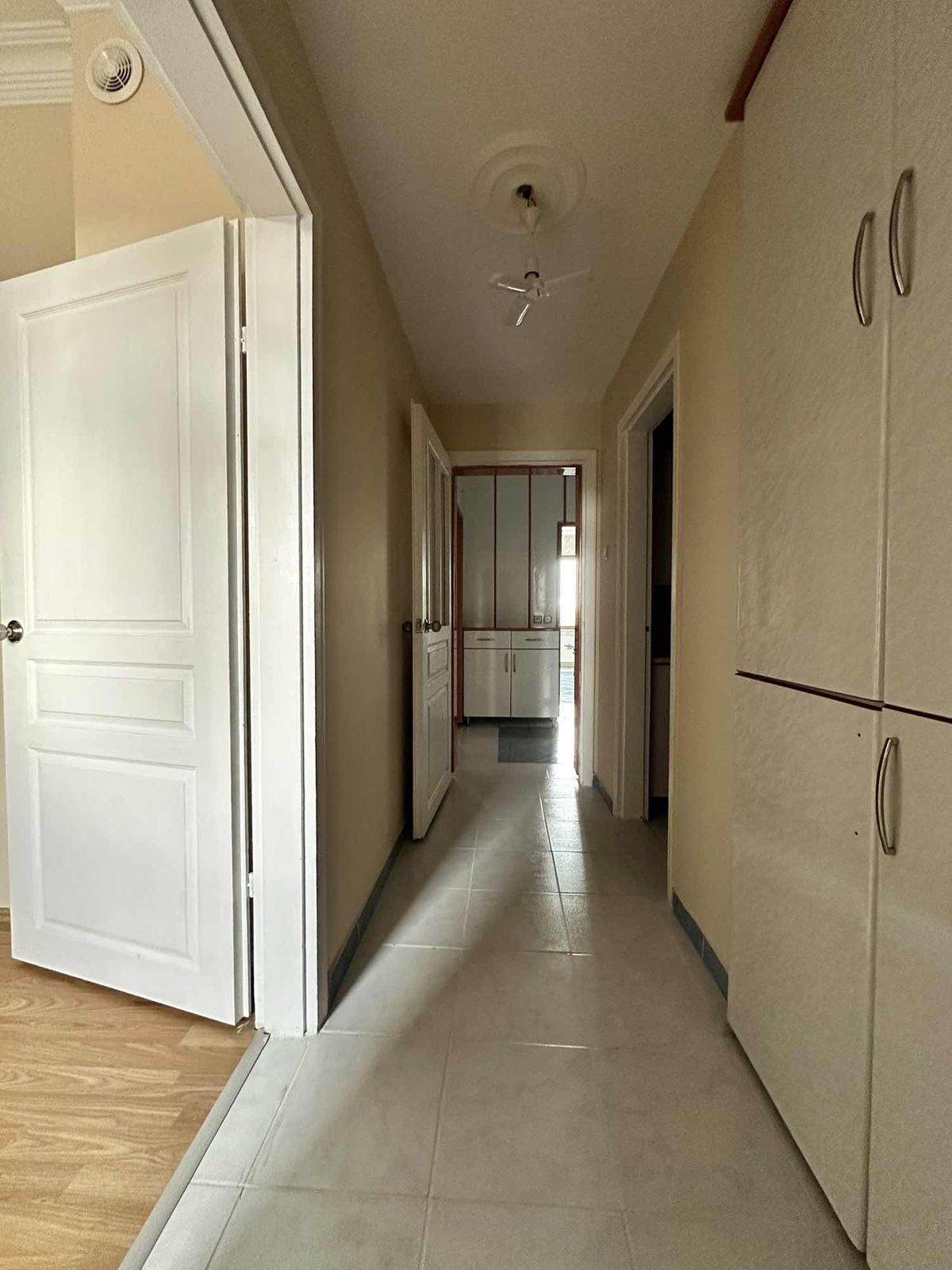 Havaalanına 1 Dk Mesafede 3+1 Kombili KİRALIK DAİRE - Resim 14