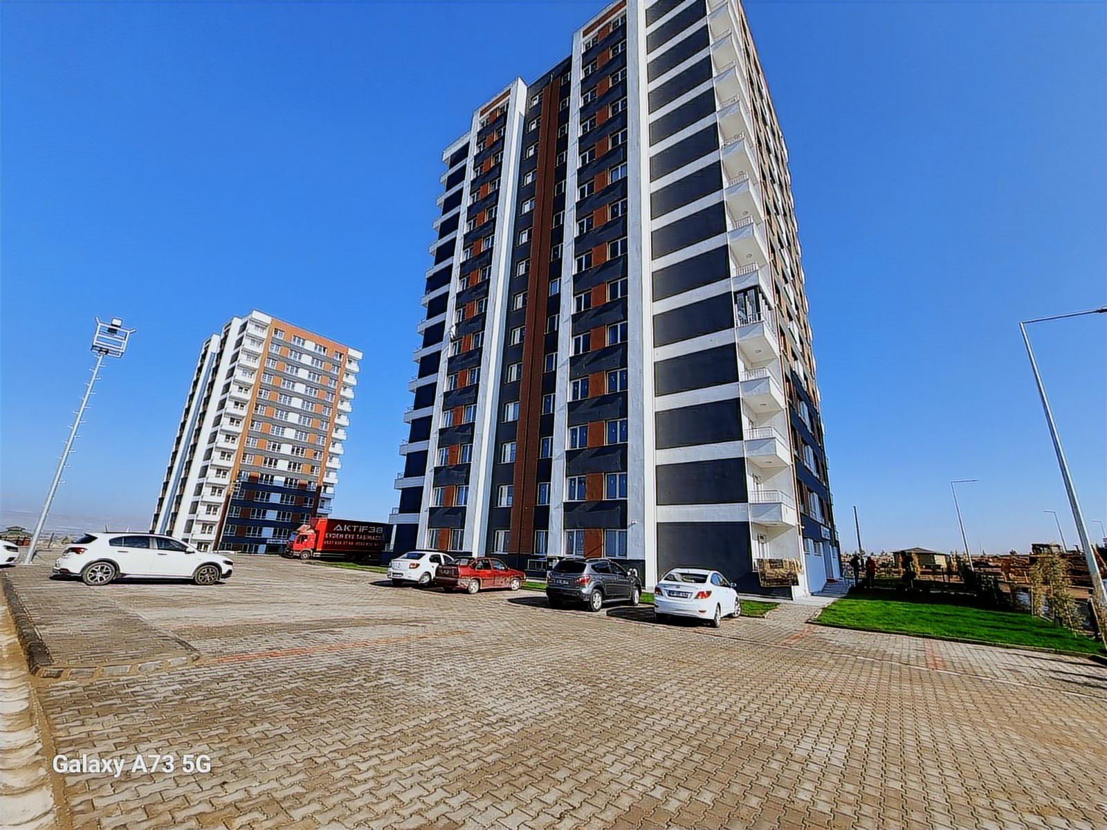 Kiralık Giyinme Odalı ve Ebeveyn Banyolu 5 Odalı Sıfır Daire - Resim 15