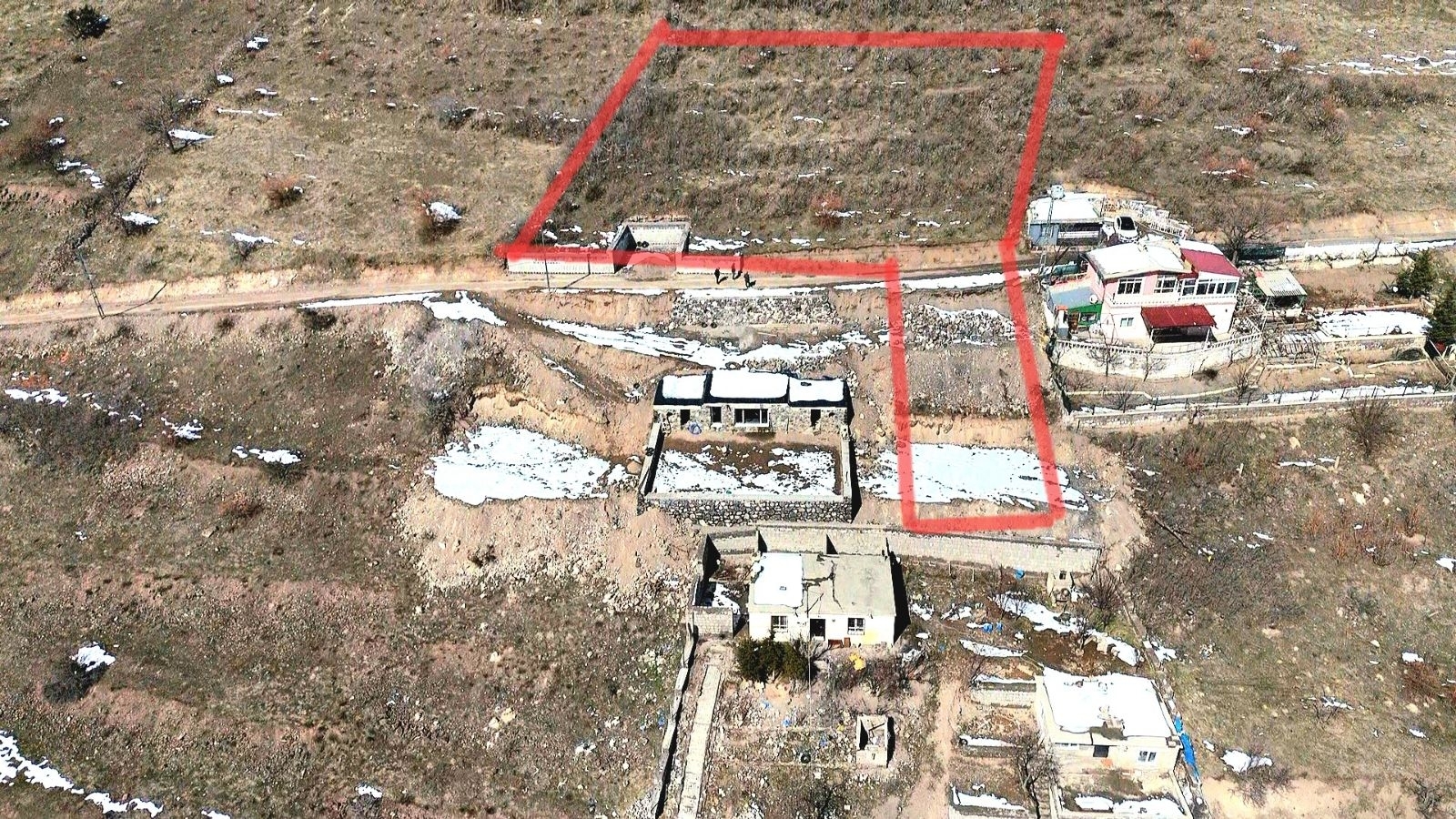 hisarcık kızıltepe MEVKİİ manzaralı arsa 2660m - Resim 4