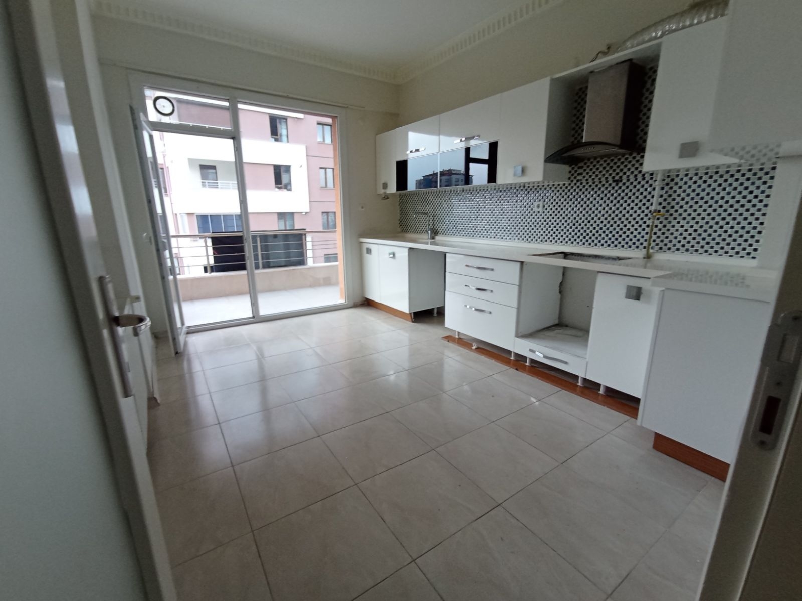 YAKUT MAHALLESİNDE MUHTEŞEM KONUMDA SATILIK LÜKS 3+1 DAİRE - Resim 15