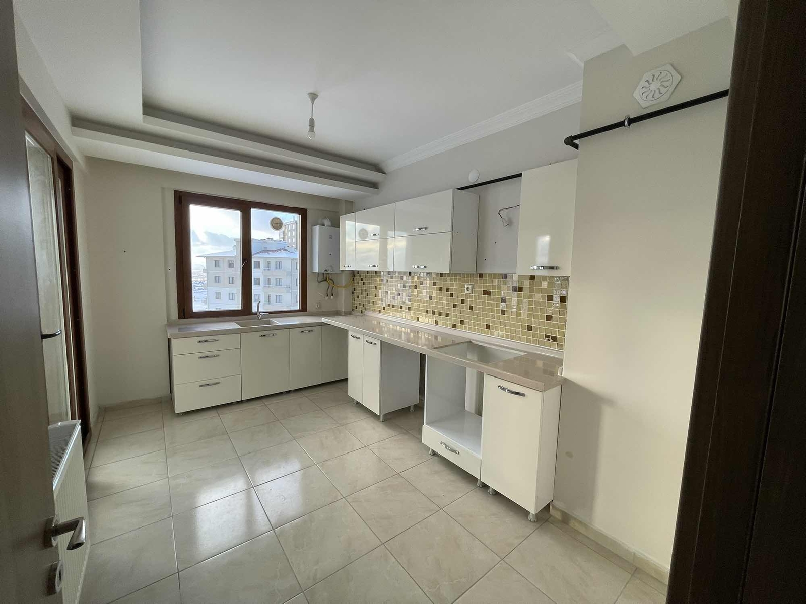 YOL ÜZERİ 3+1 | KİRALIK DAİRE GENİŞ BALKONLU - Resim 13