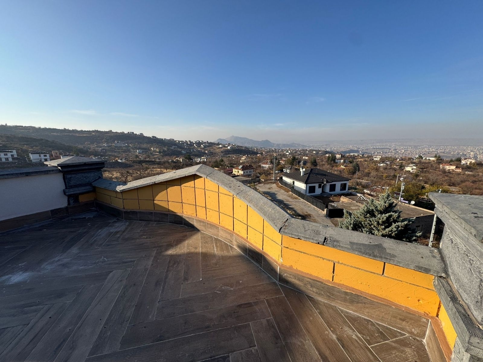 HACILAR AKDAM FİYAT DÜŞTÜ! FULL ŞEHİR MANZARALI SATILIK VİLLA - Resim 3