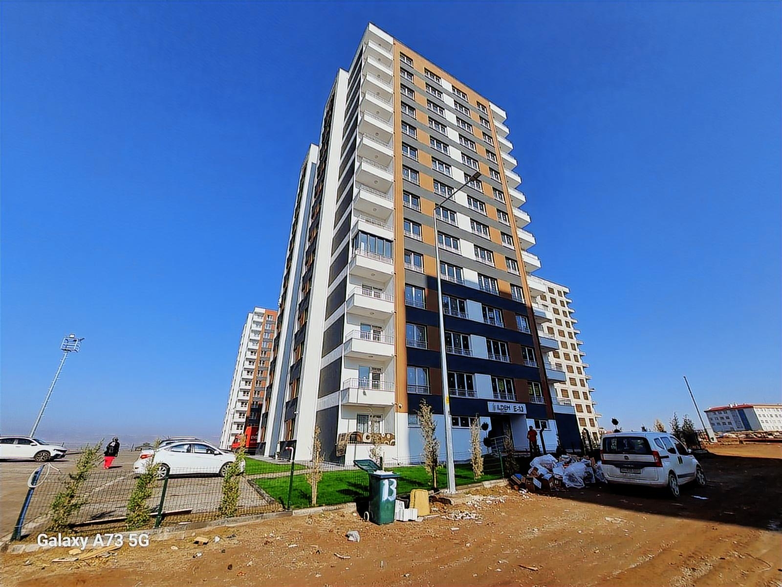 Kiralık Giyinme Odalı ve Ebeveyn Banyolu 5 Odalı Sıfır Daire - Resim 2