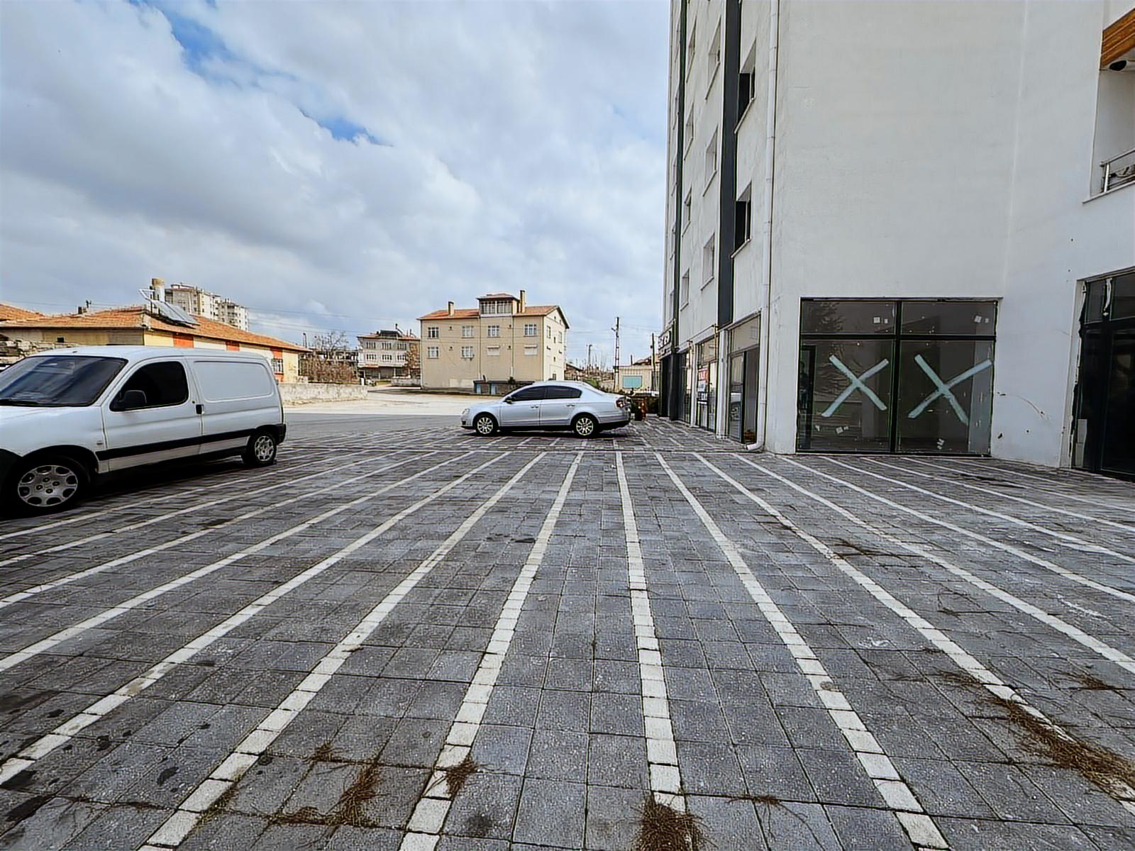 UĞUR EVLER DE 250 M2 KÖŞE BAŞI KİRALIK BAHÇELİ DÜKKAN - Resim 5