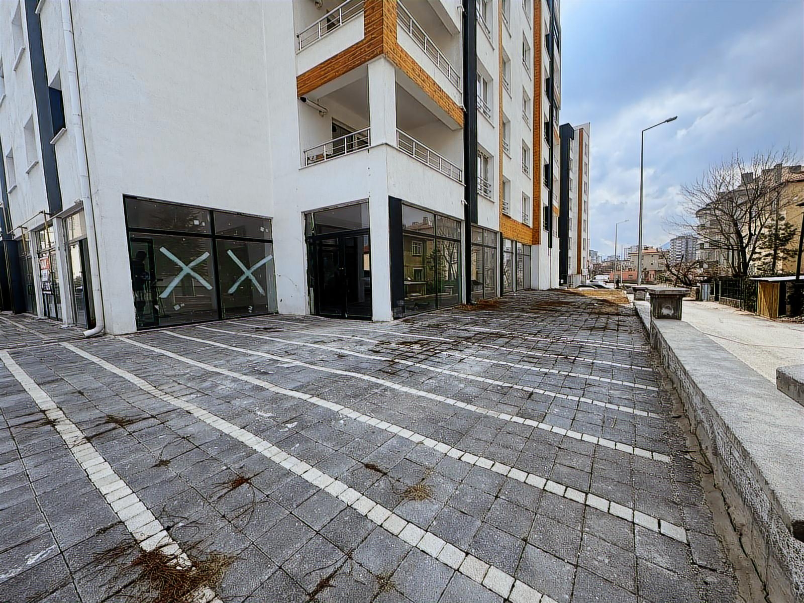 UĞUR EVLER DE 250 M2 KÖŞE BAŞI KİRALIK BAHÇELİ DÜKKAN - Resim 7
