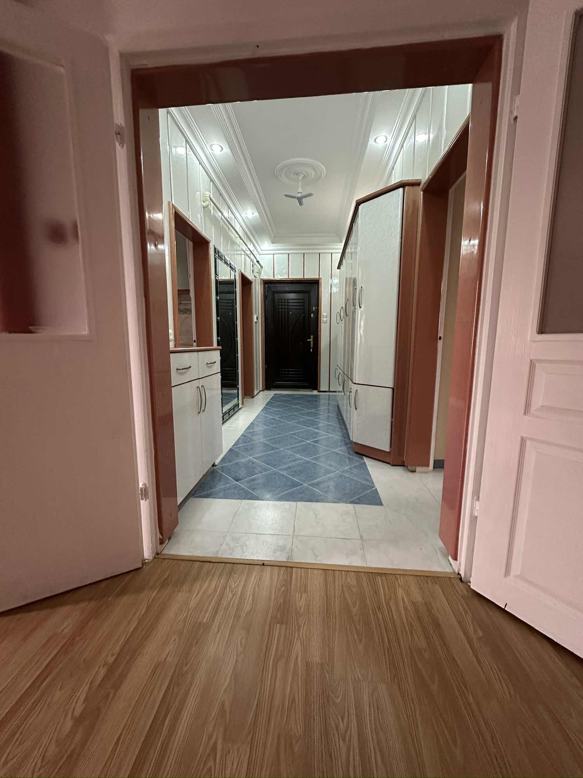 Havaalanına 1 Dk Mesafede 3+1 Kombili KİRALIK DAİRE - Resim 9