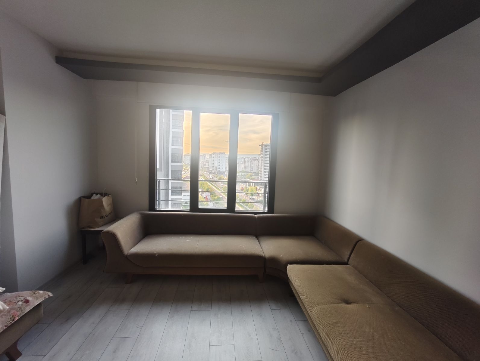 YAKUTTA 3.5+1 HARİKA MANZARALI SÜPER KONUMLU SATILIK DAİRE - Resim 15