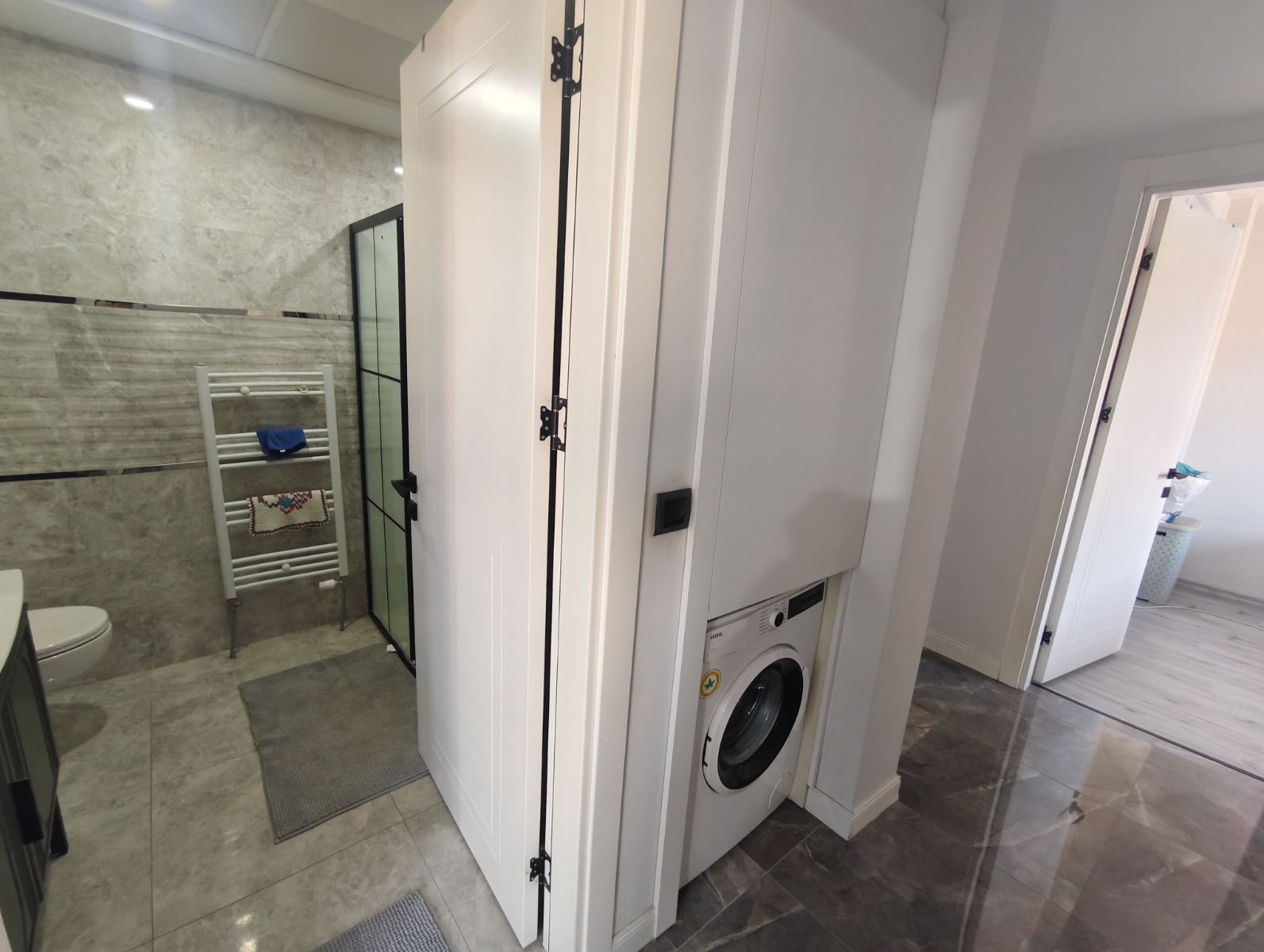 YAKUTTA 3.5+1 HARİKA MANZARALI SÜPER KONUMLU SATILIK DAİRE - Resim 7