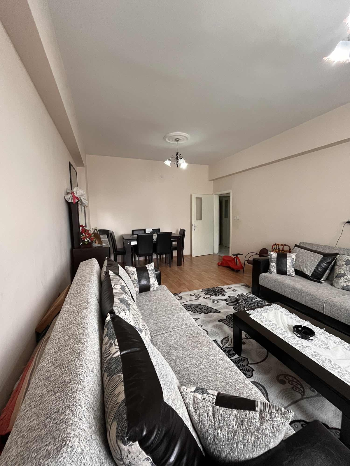 KARADENİZ CADDESİ ÜZERİNDE HARİKA ARA KAT DAİRE - Resim 6