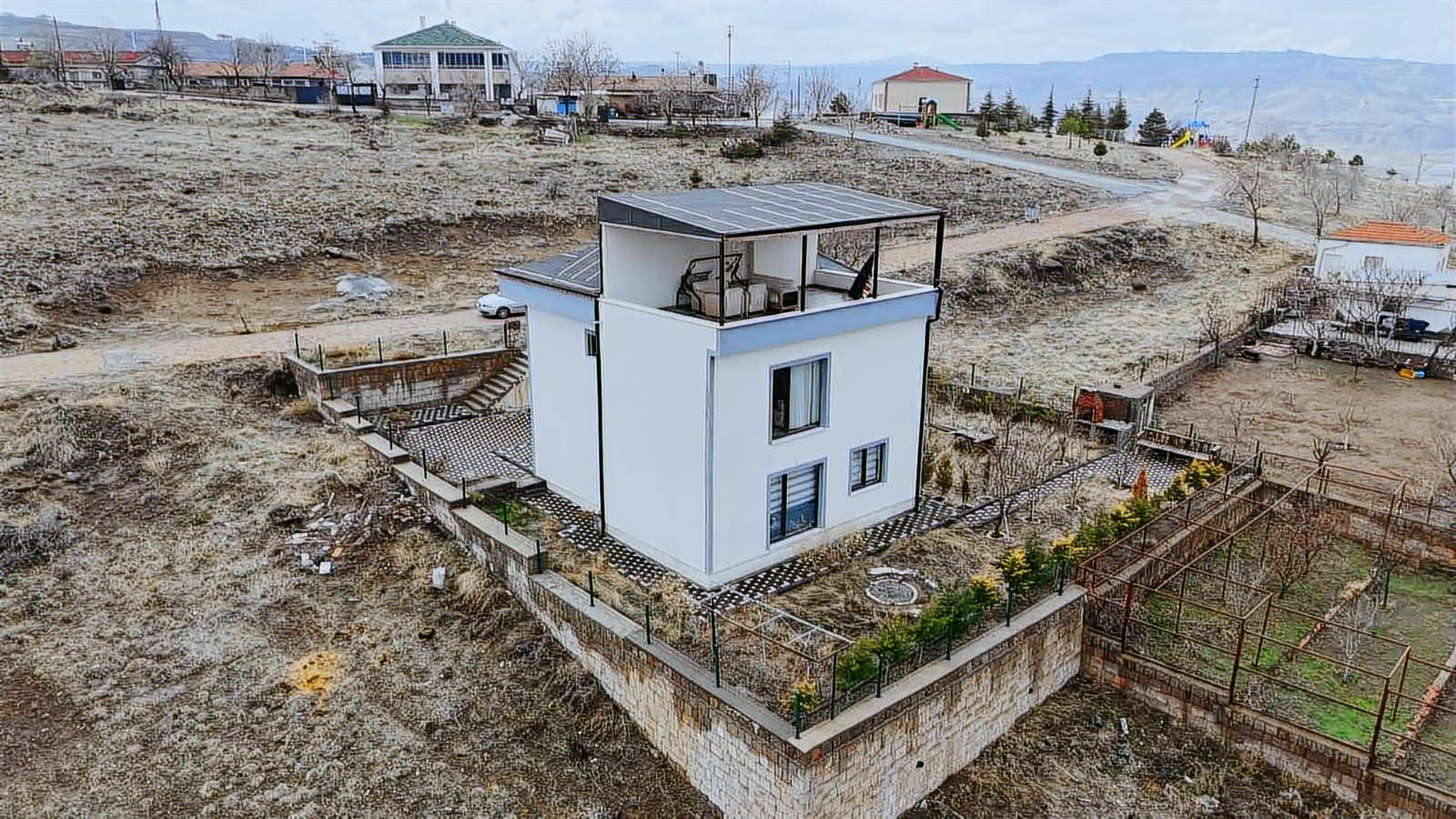 KUŞÇU DA SATILIK FULL YAPILI EMSALSİZ MANZARALI VİLLA - Resim 12