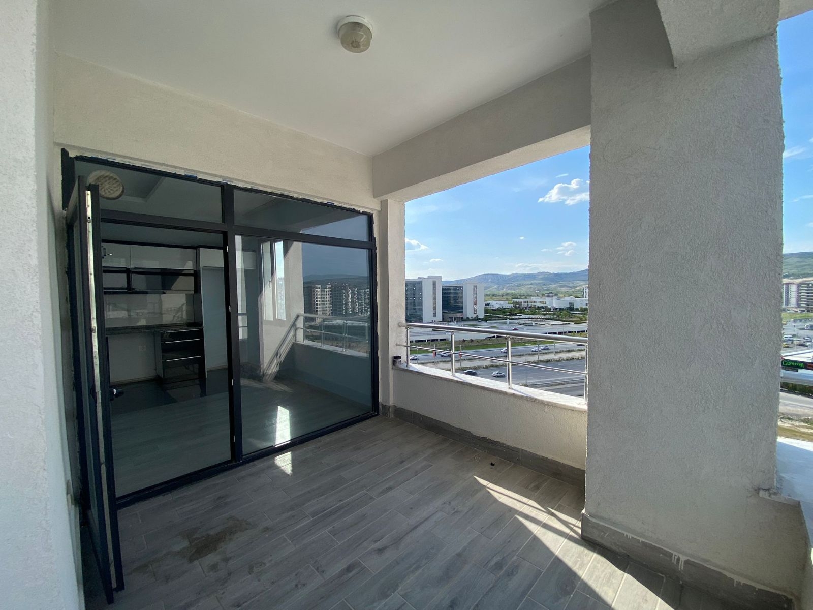 2.5+1 GENİŞ BALKONLU DONAT KİRALIK KÖŞE DAİRE - Resim 19