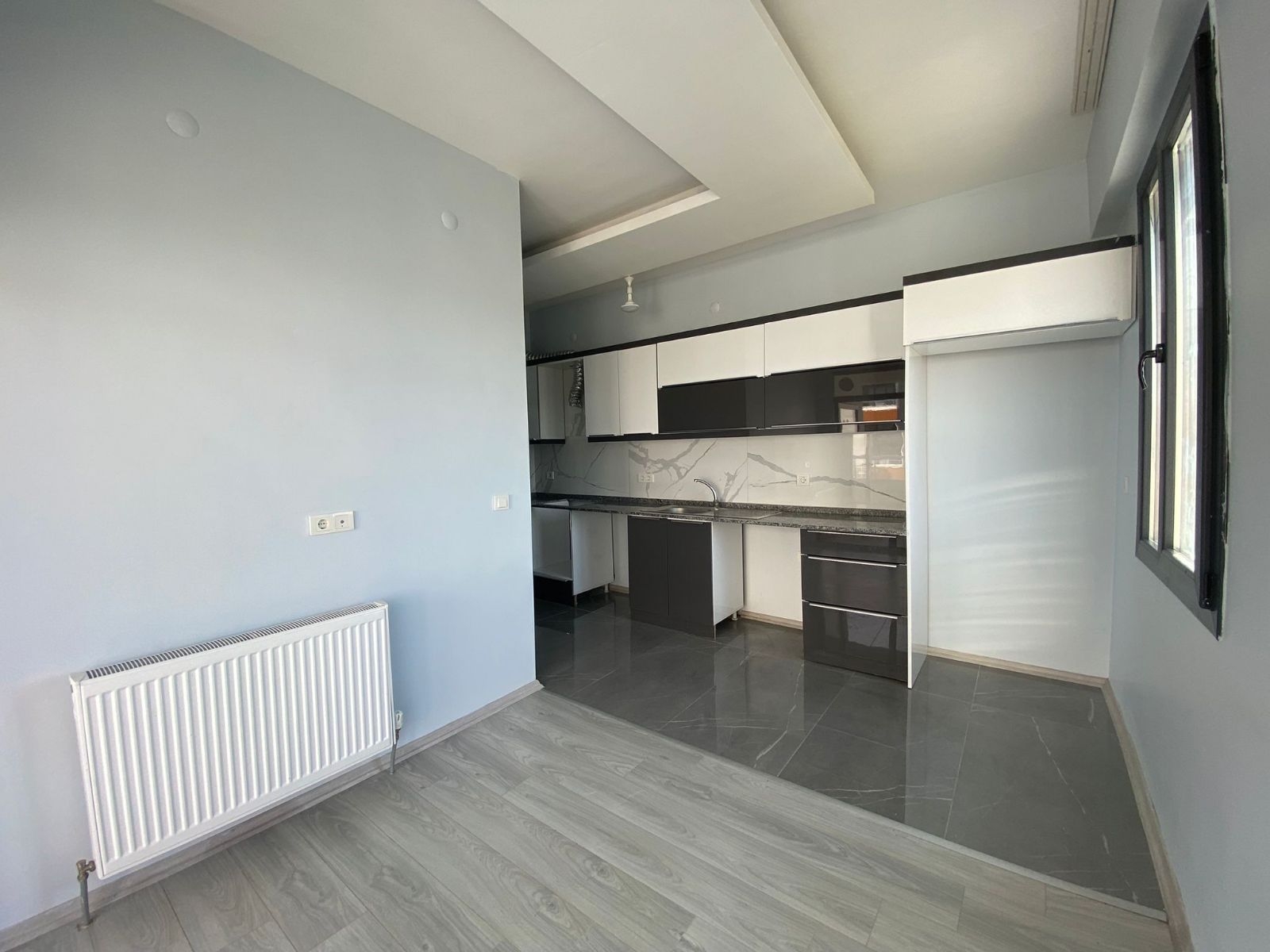 2.5+1 GENİŞ BALKONLU DONAT KİRALIK KÖŞE DAİRE - Resim 15