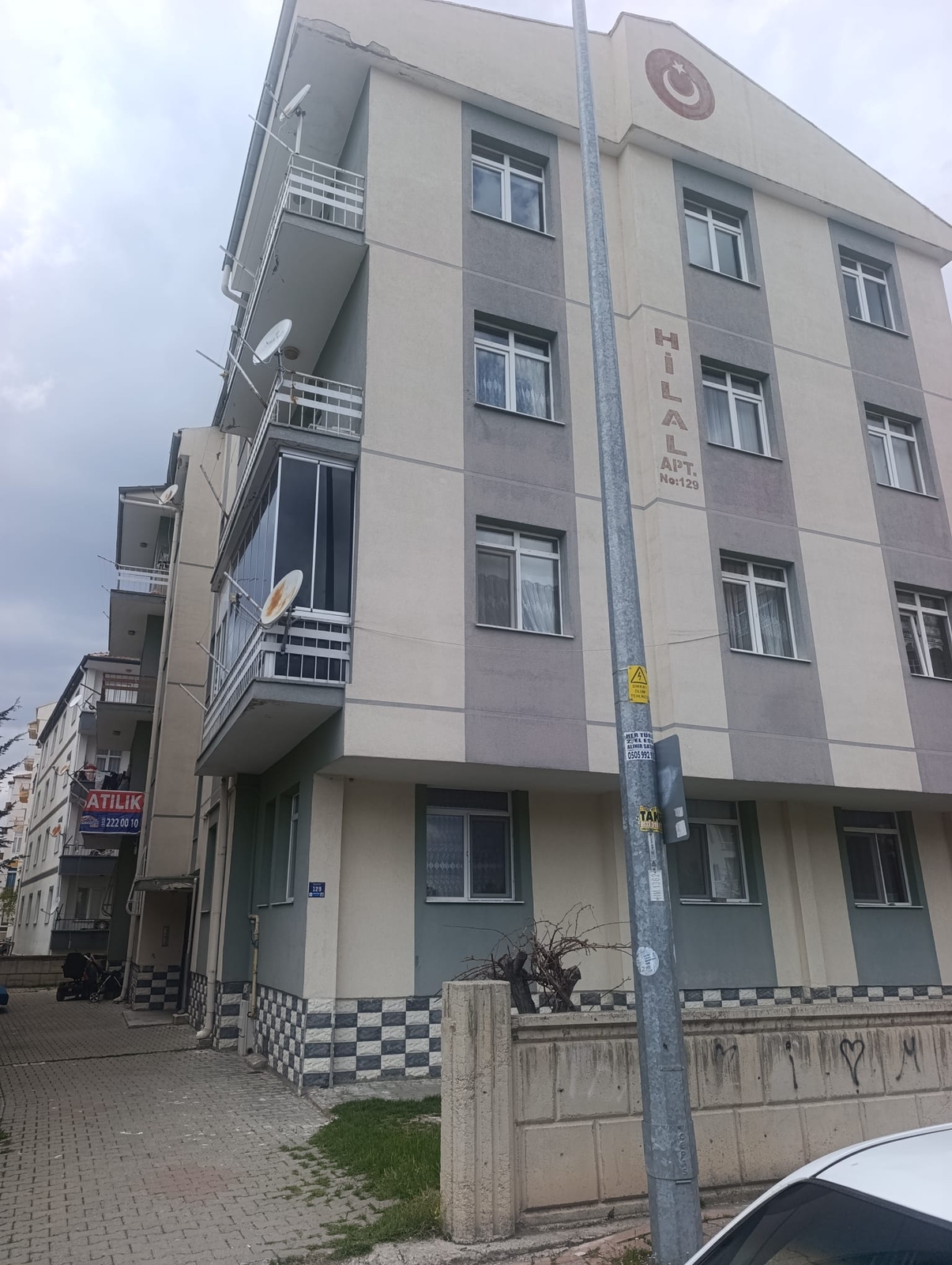 Harika Konumlu Kombili AraKat Satılık 3+1 Daire - Resim 3