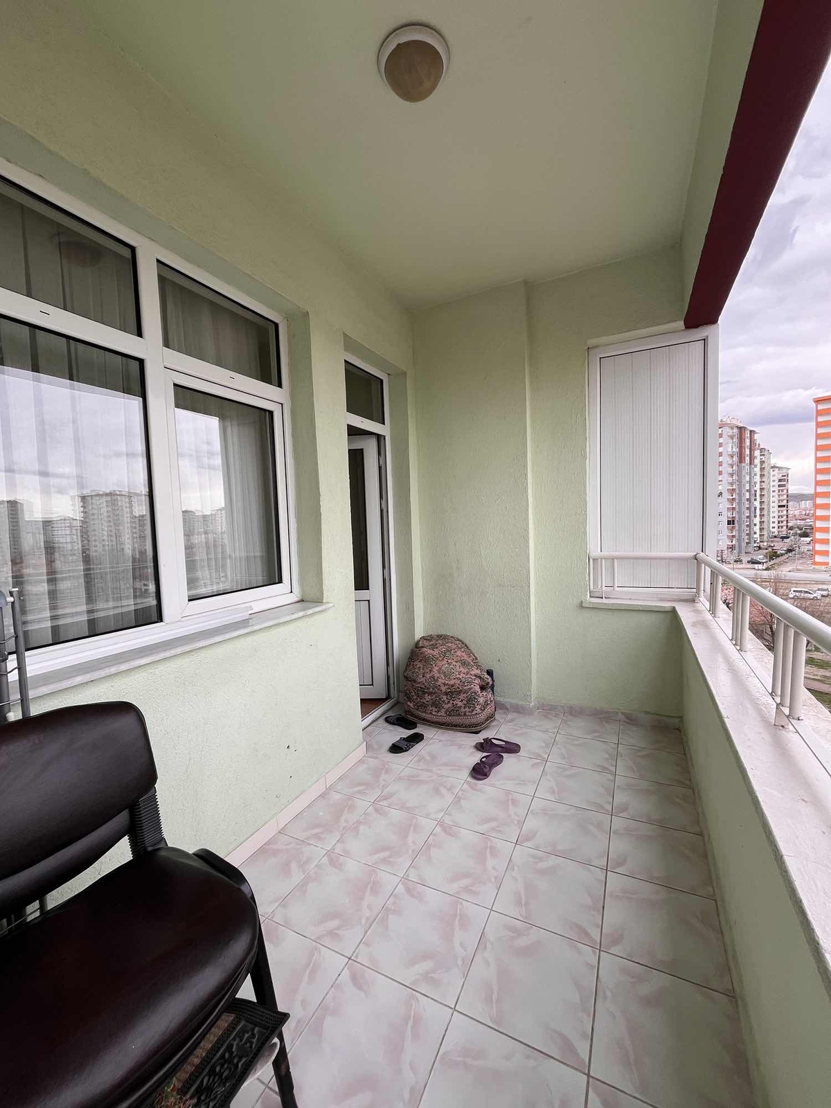 KARADENİZ CADDESİ ÜZERİNDE HARİKA ARA KAT DAİRE - Resim 27