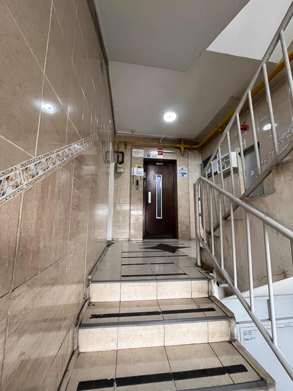 KARADENİZ CADDESİ ÜZERİNDE HARİKA ARA KAT DAİRE - Resim 3