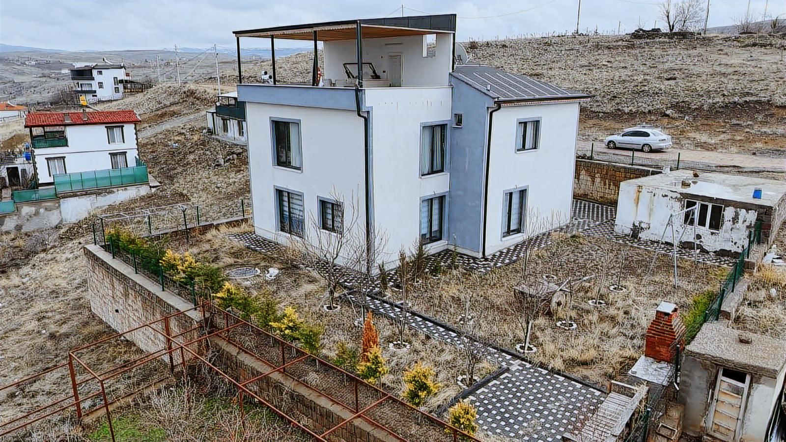 KUŞÇU DA SATILIK FULL YAPILI EMSALSİZ MANZARALI VİLLA - Resim 26