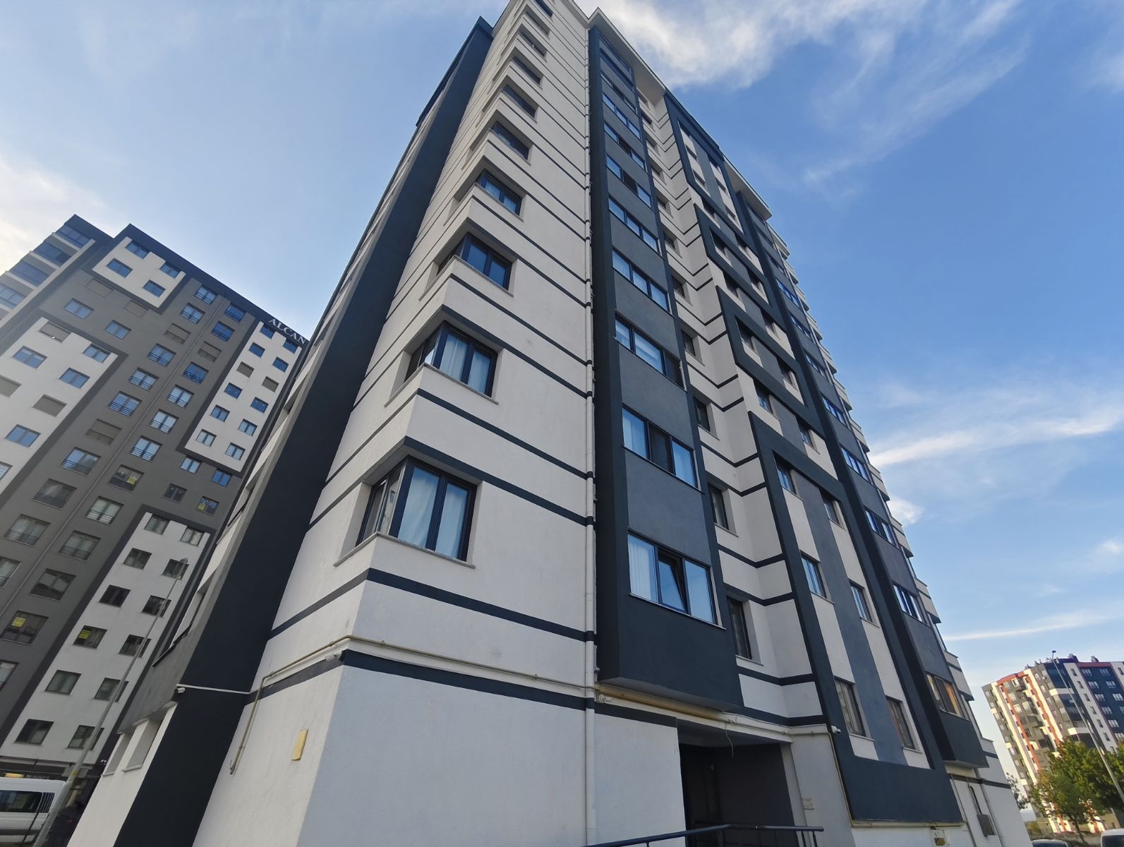 YAKUTTA 3.5+1 HARİKA MANZARALI SÜPER KONUMLU SATILIK DAİRE - Resim 31