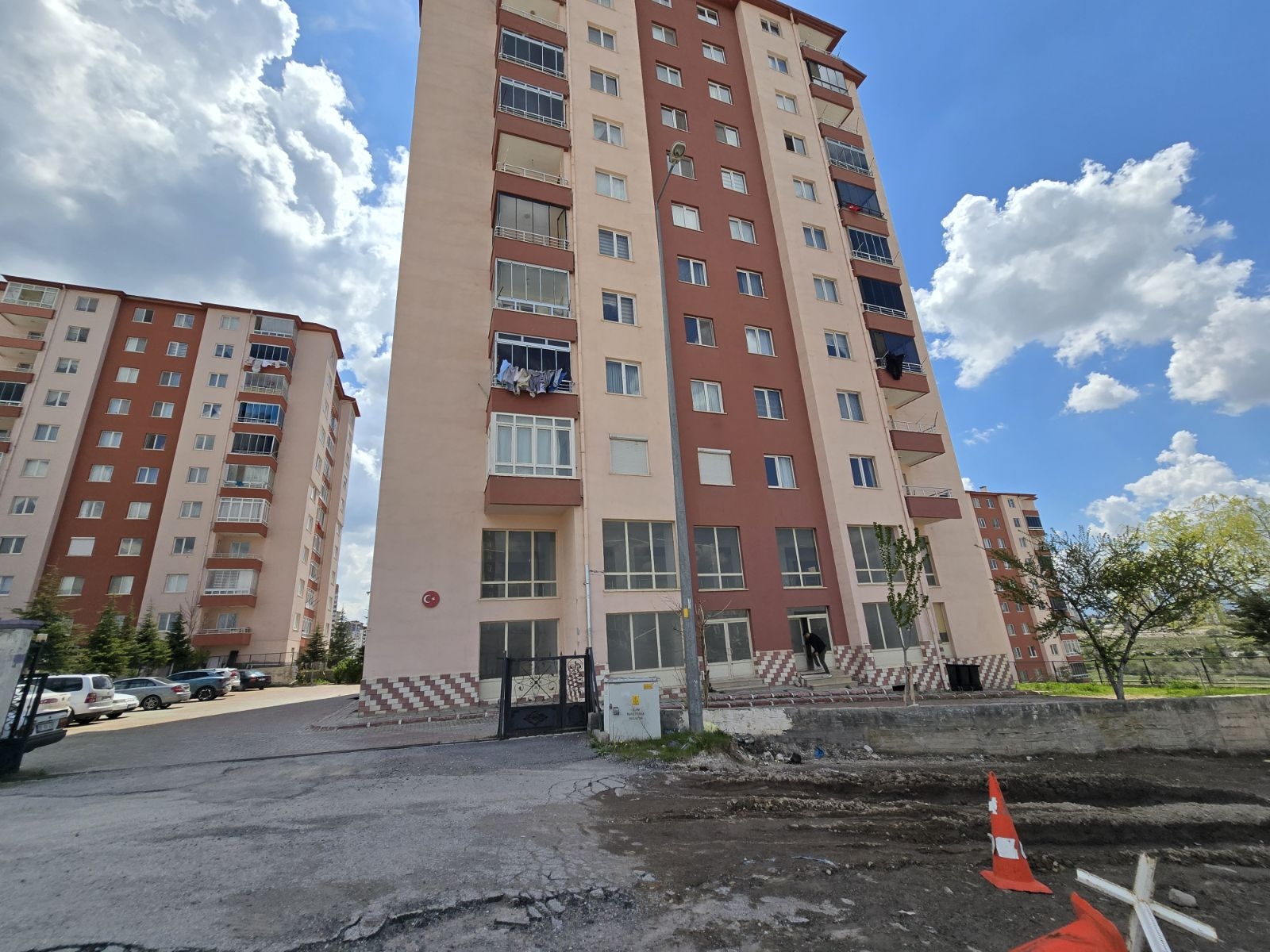 şirintepe'de kiralık 400m dükkan