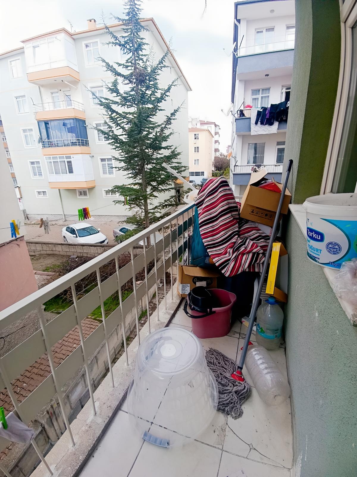 Harika Konumlu Kombili AraKat Satılık 3+1 Daire - Resim 6