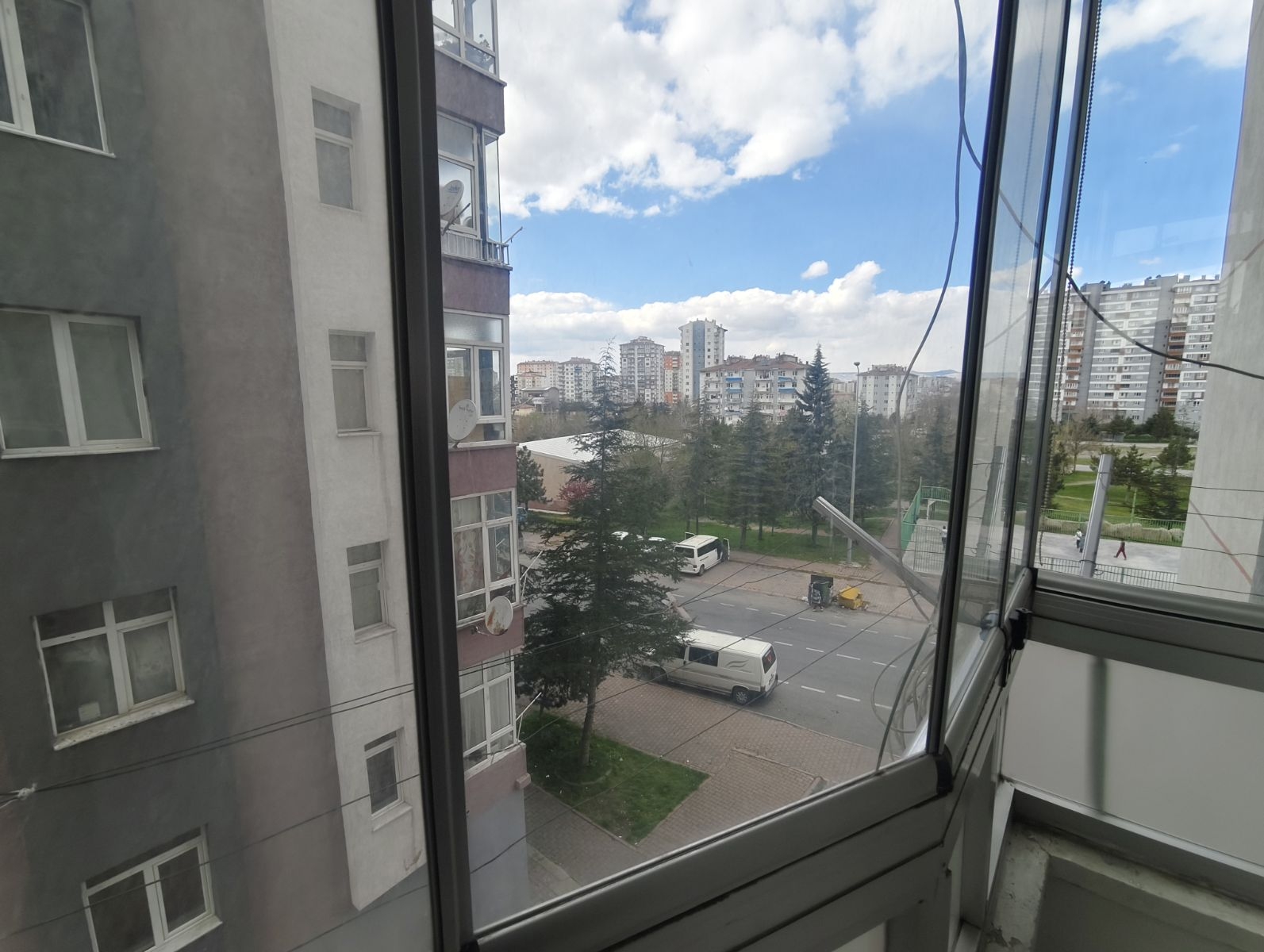 BATTALGAZİ MAHALLESİ SATILIK 1+1 KOMBİLİ DAİRE - Resim 2