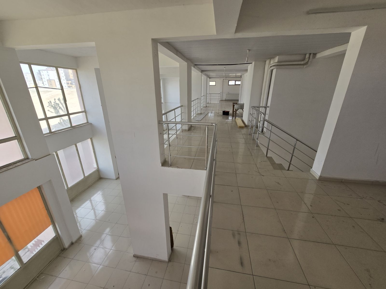 şirintepe'de kiralık 400m dükkan - Resim 2