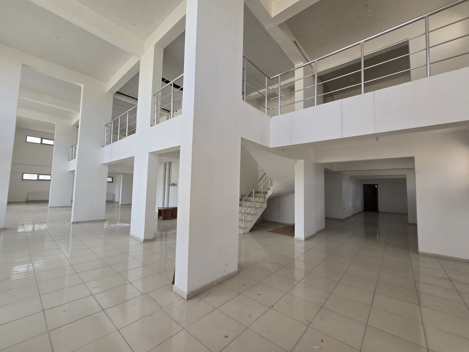 şirintepe'de kiralık 400m dükkan - Resim 5