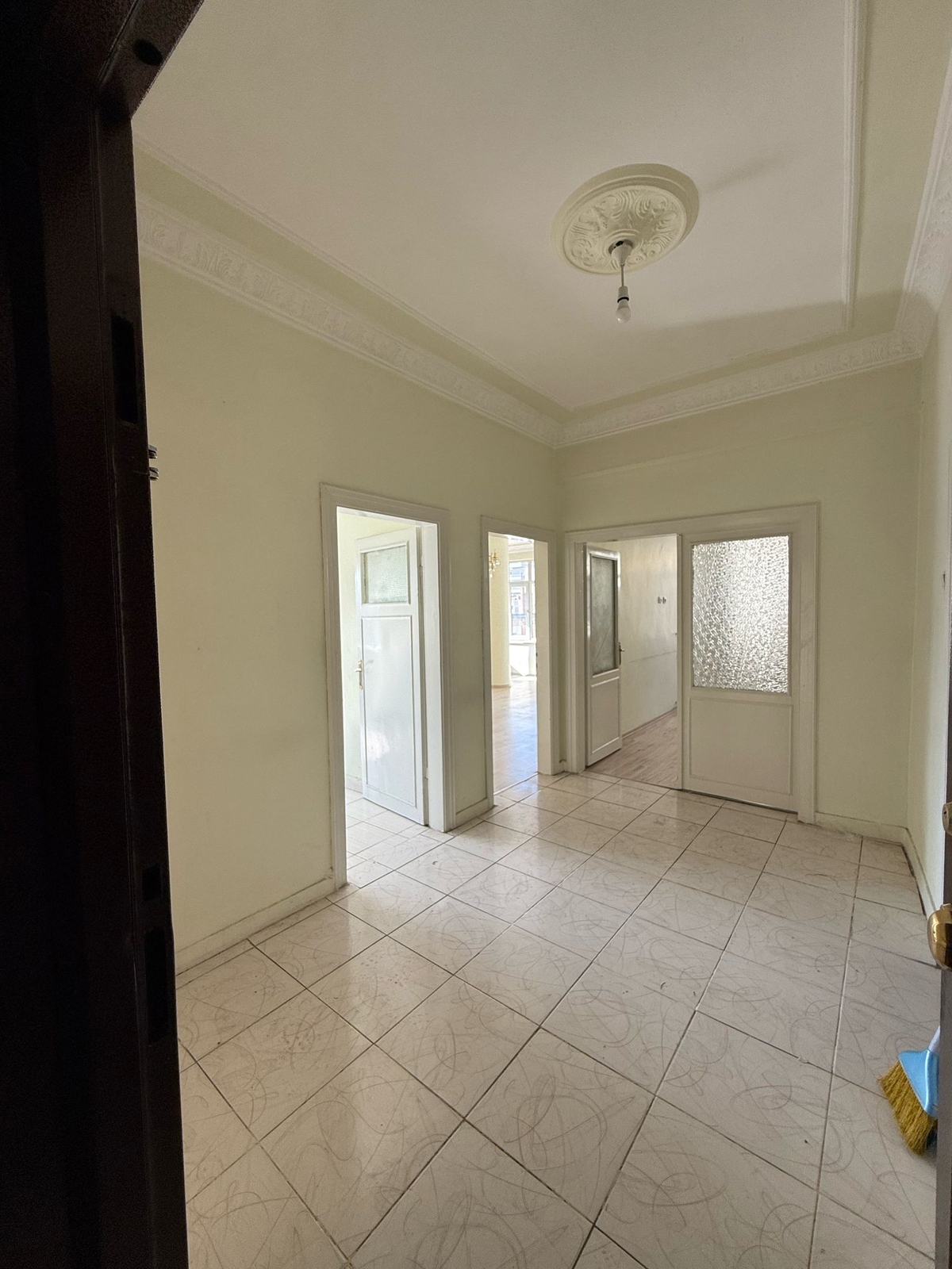 İSTASYON CADDESİNDE OFİS OLMAYA UYGUN SATILIK 3+1 DAİRE - Resim 15