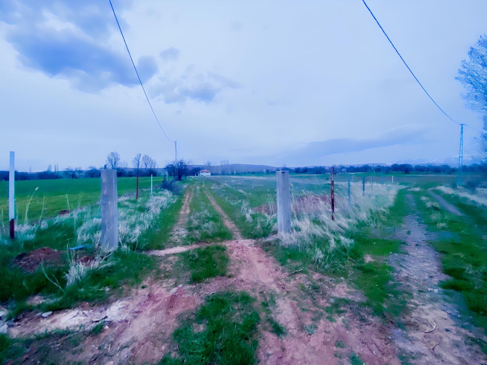 GÜMÜŞSU KÖYÜ'NDE 6600 m2 ARSALI KİRALIK MÜSTAKİL EV - Resim 8