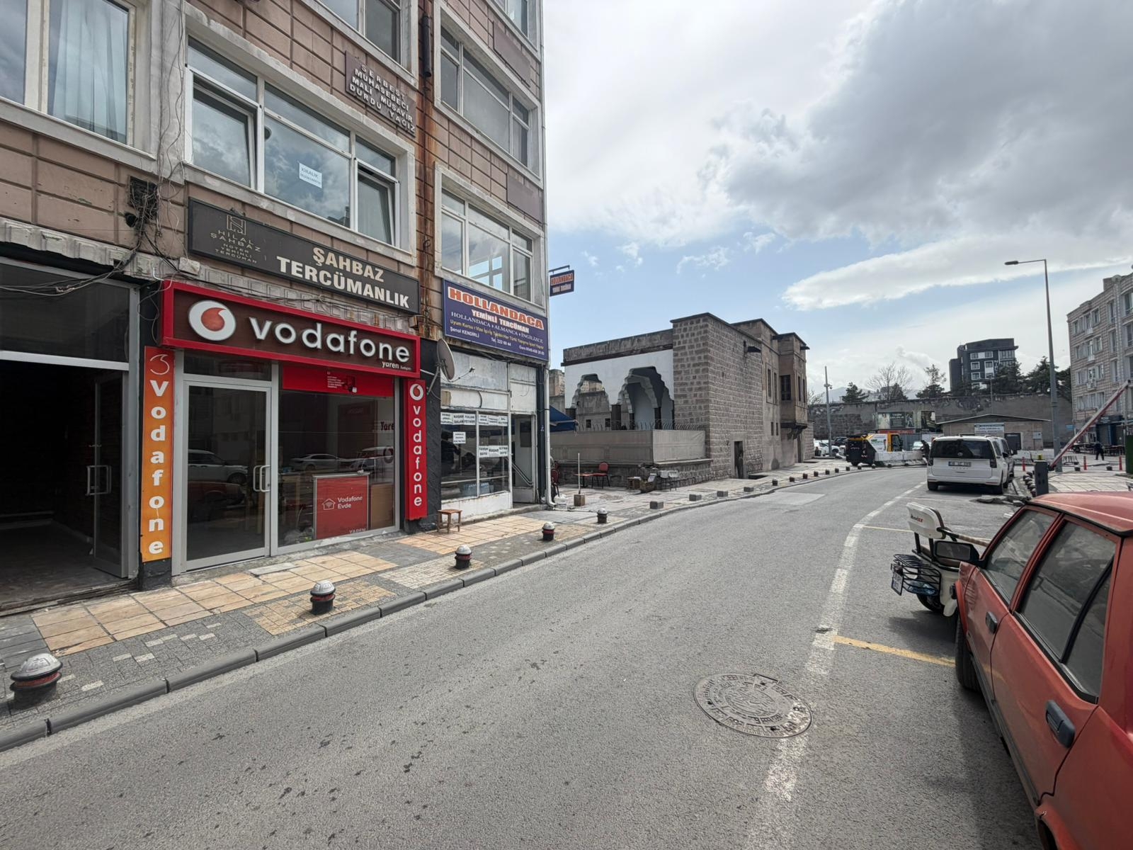 ATATÜRK EVİ YANINDA ÇARŞI MERKEZDE 20M2 KİRALIK DÜKKAN - Resim 2