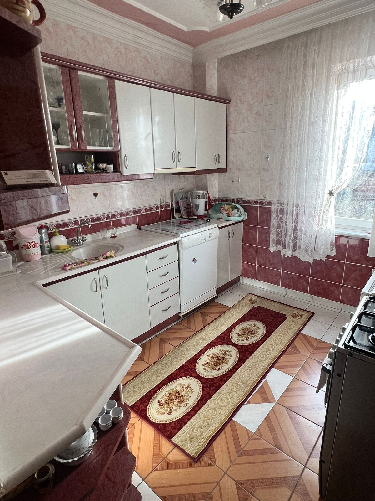 Hacılarda Manzaralı 2.000 m² İçinde 4 Katlı Geniş Aile Villası - Resim 10