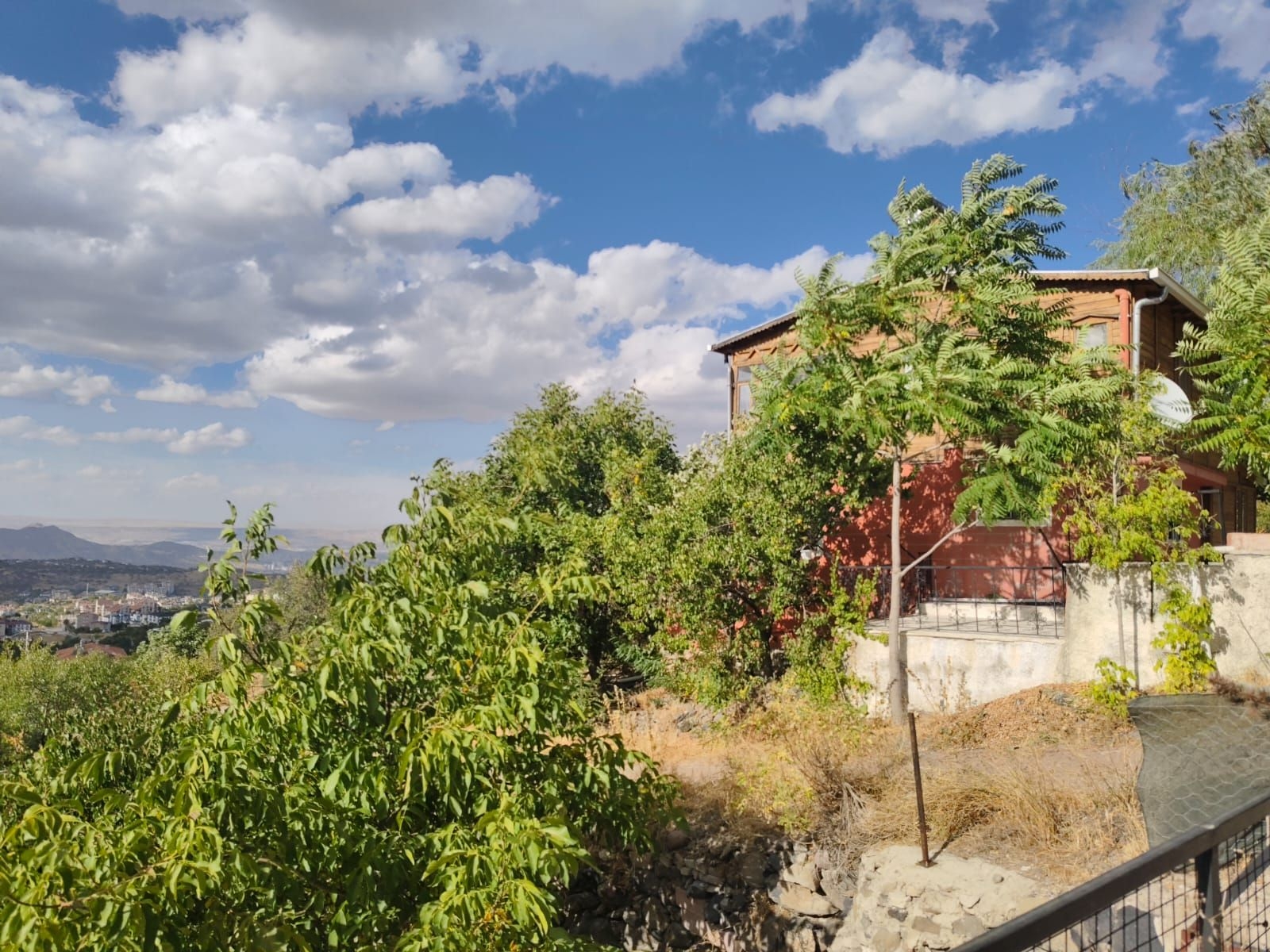 HACILAR AŞAĞI MAHALLE MANZARALI 653 M2 VİLLA PARSELLİ BAĞ EVİ - Resim 8