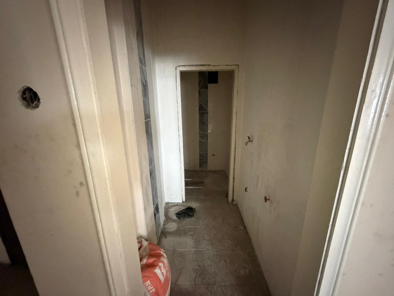 CADDE'DE OFİSE UYGUN KİRALIK YAPILI DAİRE - Resim 2