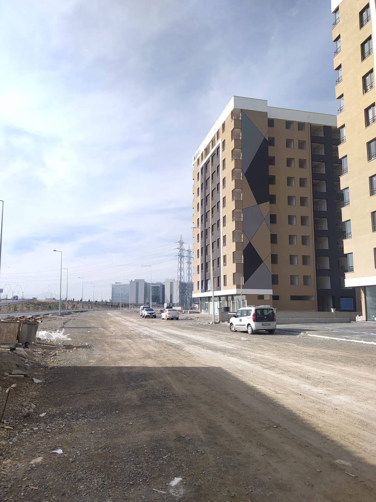 BEKİR YILDIZ BULVARI ŞEHİR HASTANESİ KARŞISI KİRALIK 2+1 DAİRE