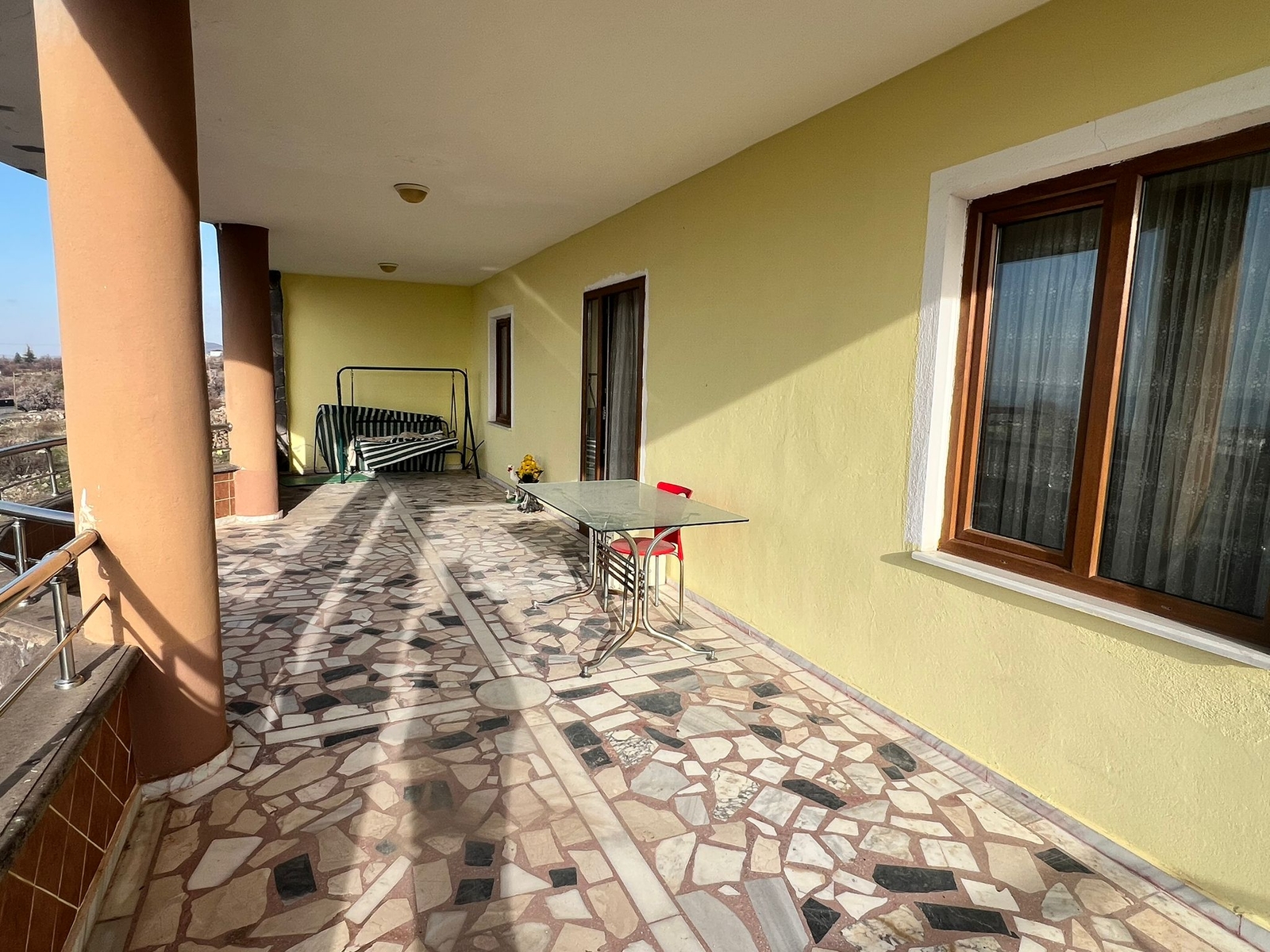 Hacılarda Manzaralı 2.000 m² İçinde 4 Katlı Geniş Aile Villası - Resim 4