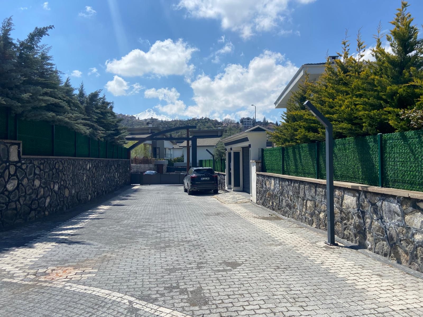 ERENKÖYDE 8+1 SATILIK LUX VİLLA