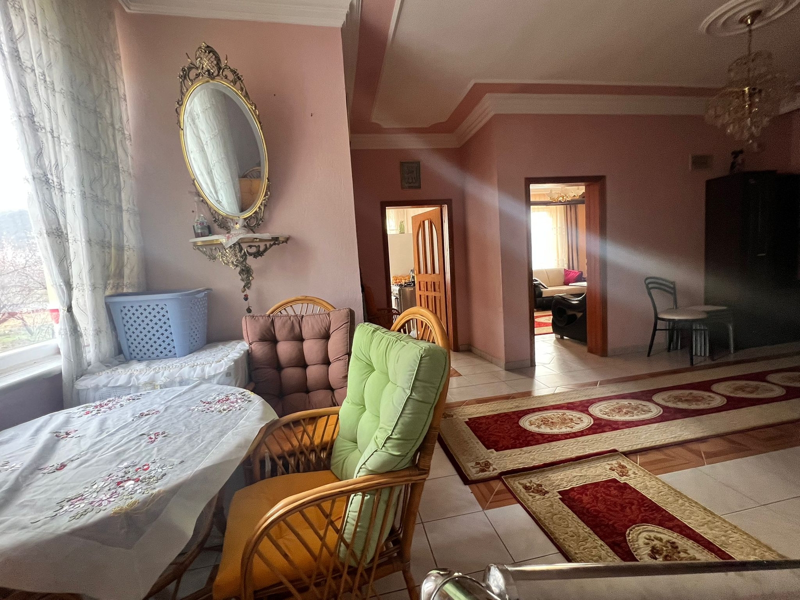 Hacılarda Manzaralı 2.000 m² İçinde 4 Katlı Geniş Aile Villası - Resim 16