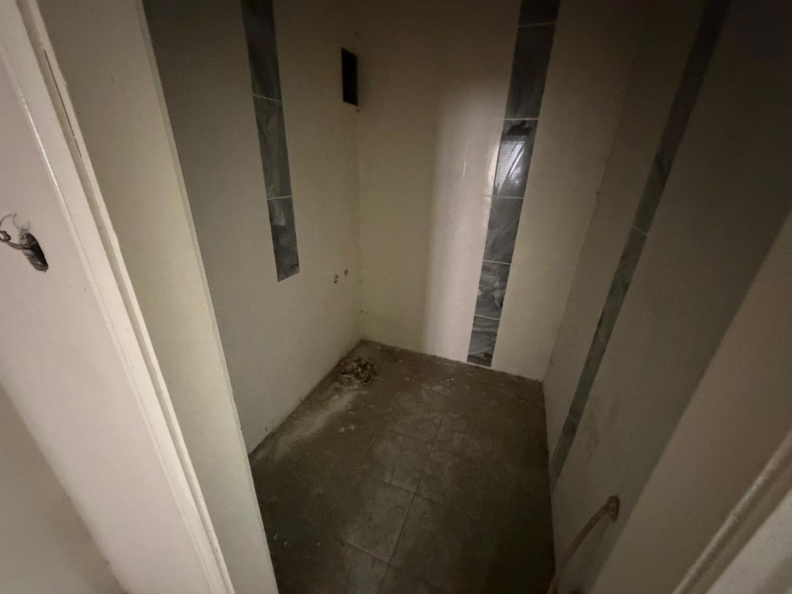 CADDE'DE OFİSE UYGUN KİRALIK YAPILI DAİRE - Resim 16