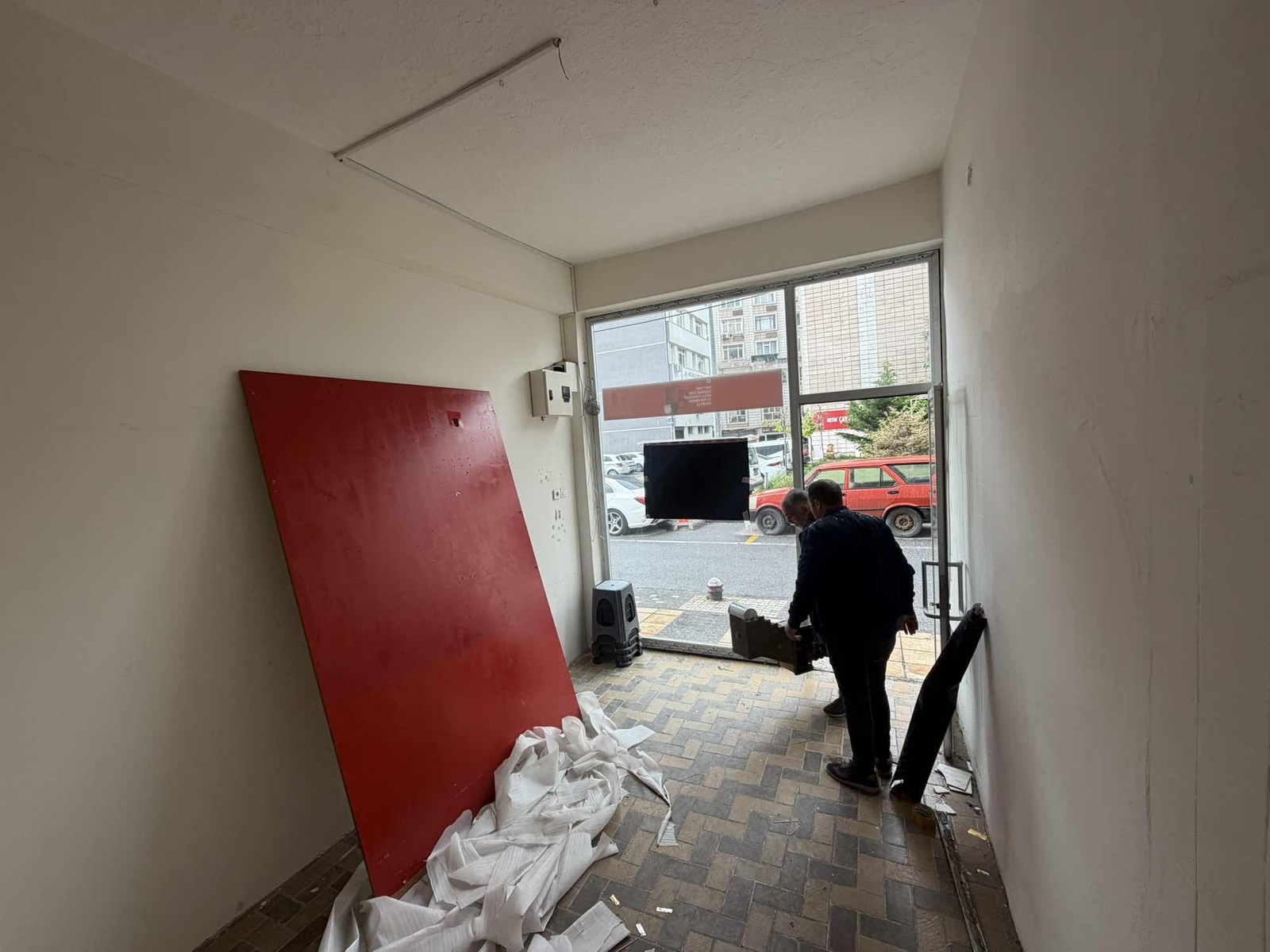 ATATÜRK EVİ YANINDA ÇARŞI MERKEZDE 20M2 KİRALIK DÜKKAN - Resim 6