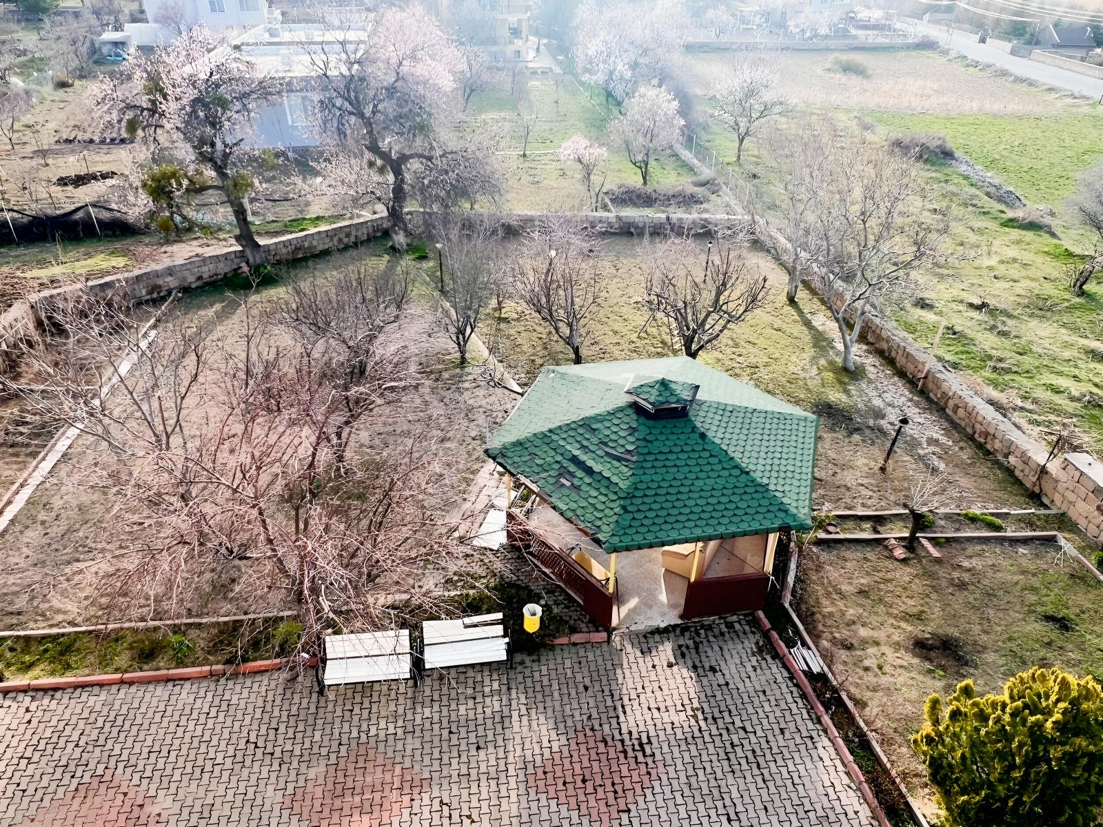 Hacılarda Manzaralı 2.000 m² İçinde 4 Katlı Geniş Aile Villası - Resim 22