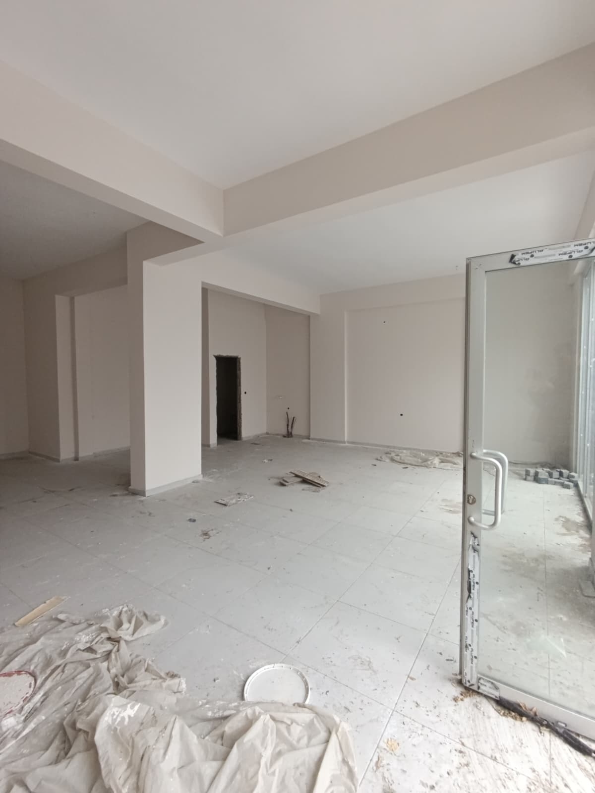 KÖŞK ERBOSAN OKULU YANIN DA KİRALIK 90 M2 DÜKKAN