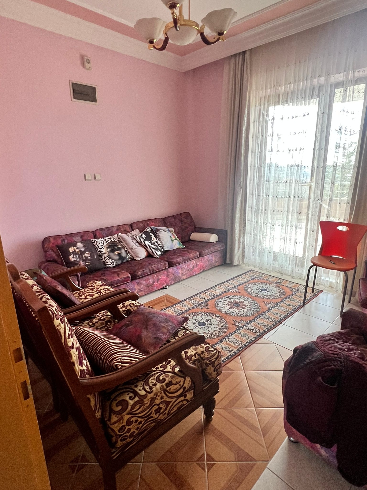 Hacılarda Manzaralı 2.000 m² İçinde 4 Katlı Geniş Aile Villası - Resim 2